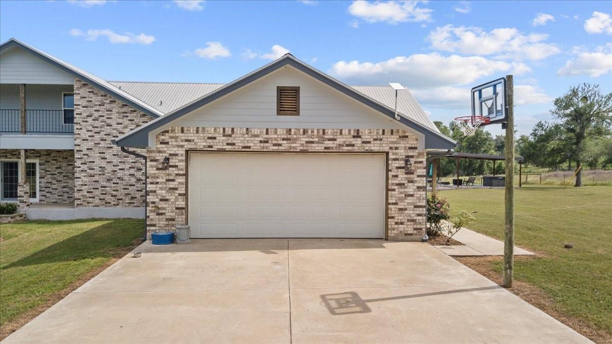 1883 Watterson Rd, Bastrop, TX 78602