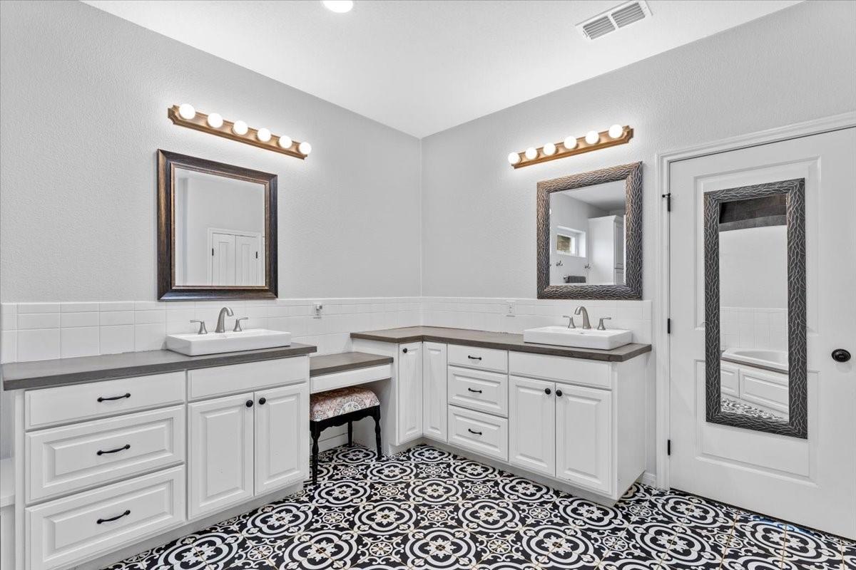 1883 Watterson Rd, Bastrop, TX 78602