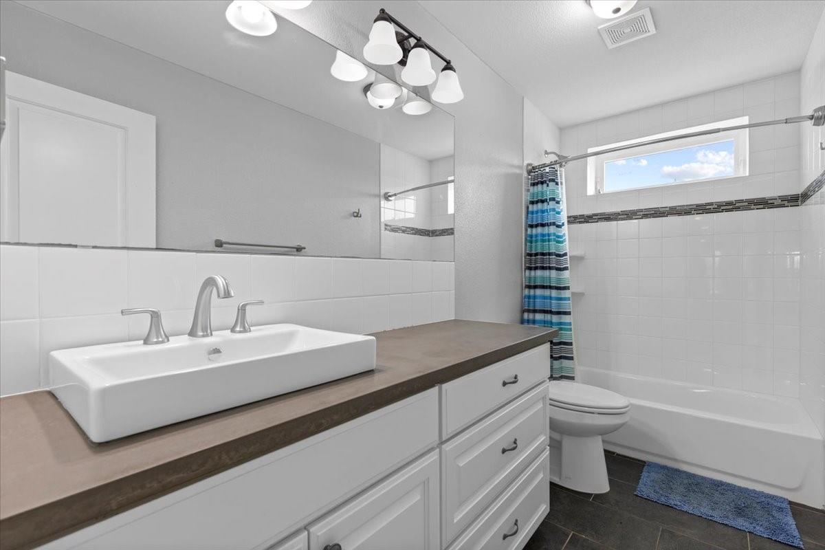 1883 Watterson Rd, Bastrop, TX 78602