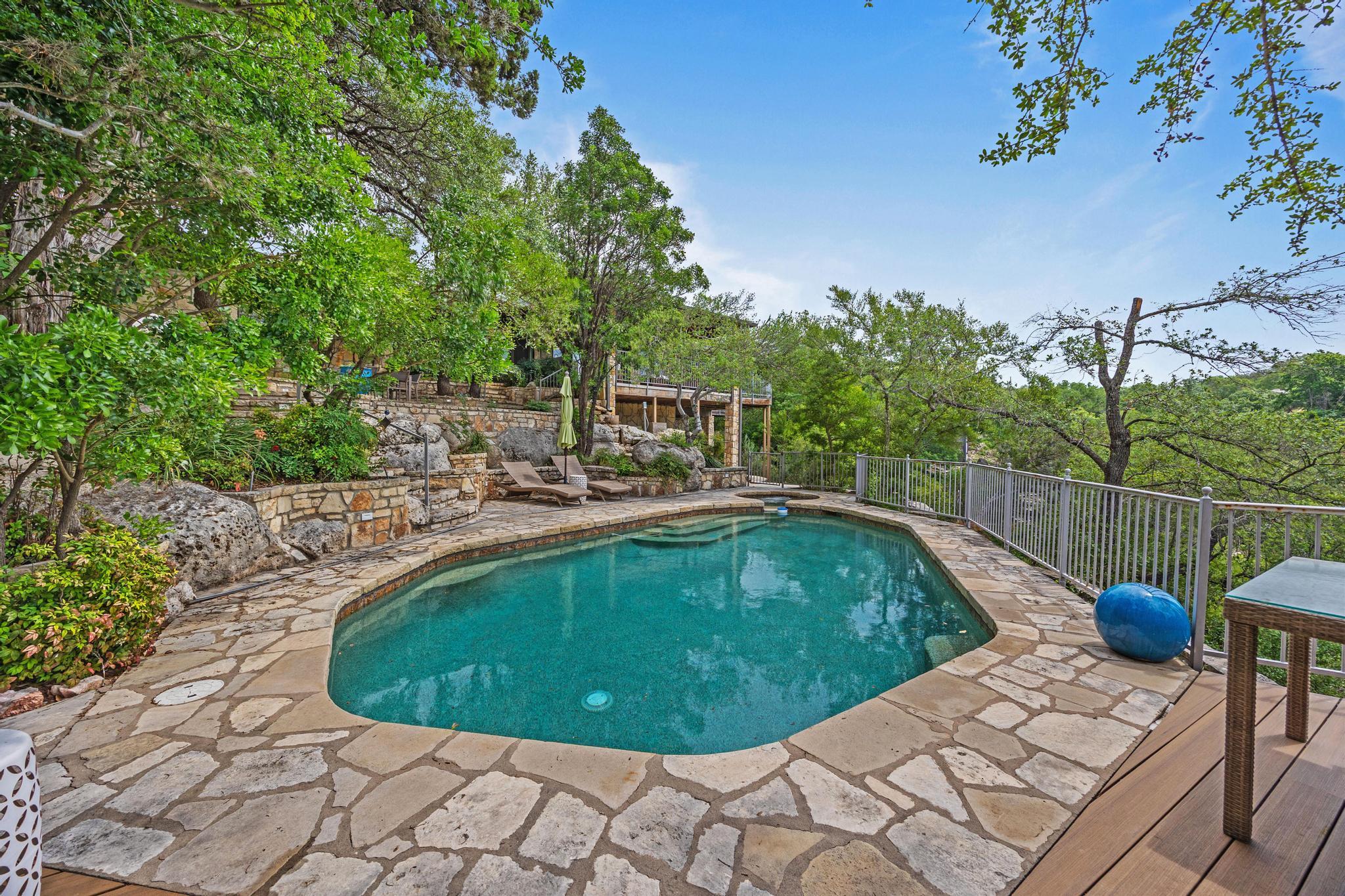 917 Challenger, Lakeway, TX 78734