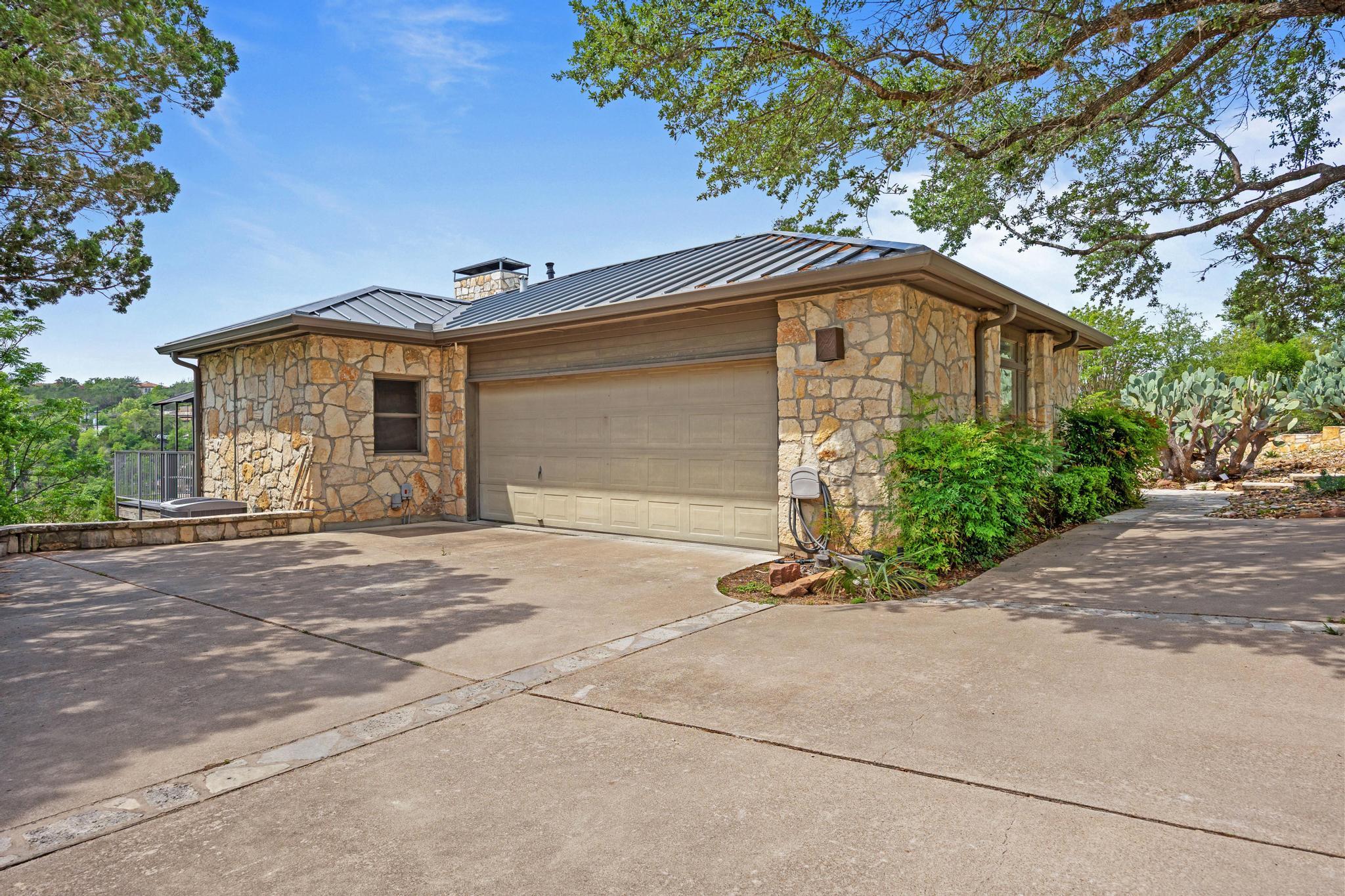 917 Challenger, Lakeway, TX 78734