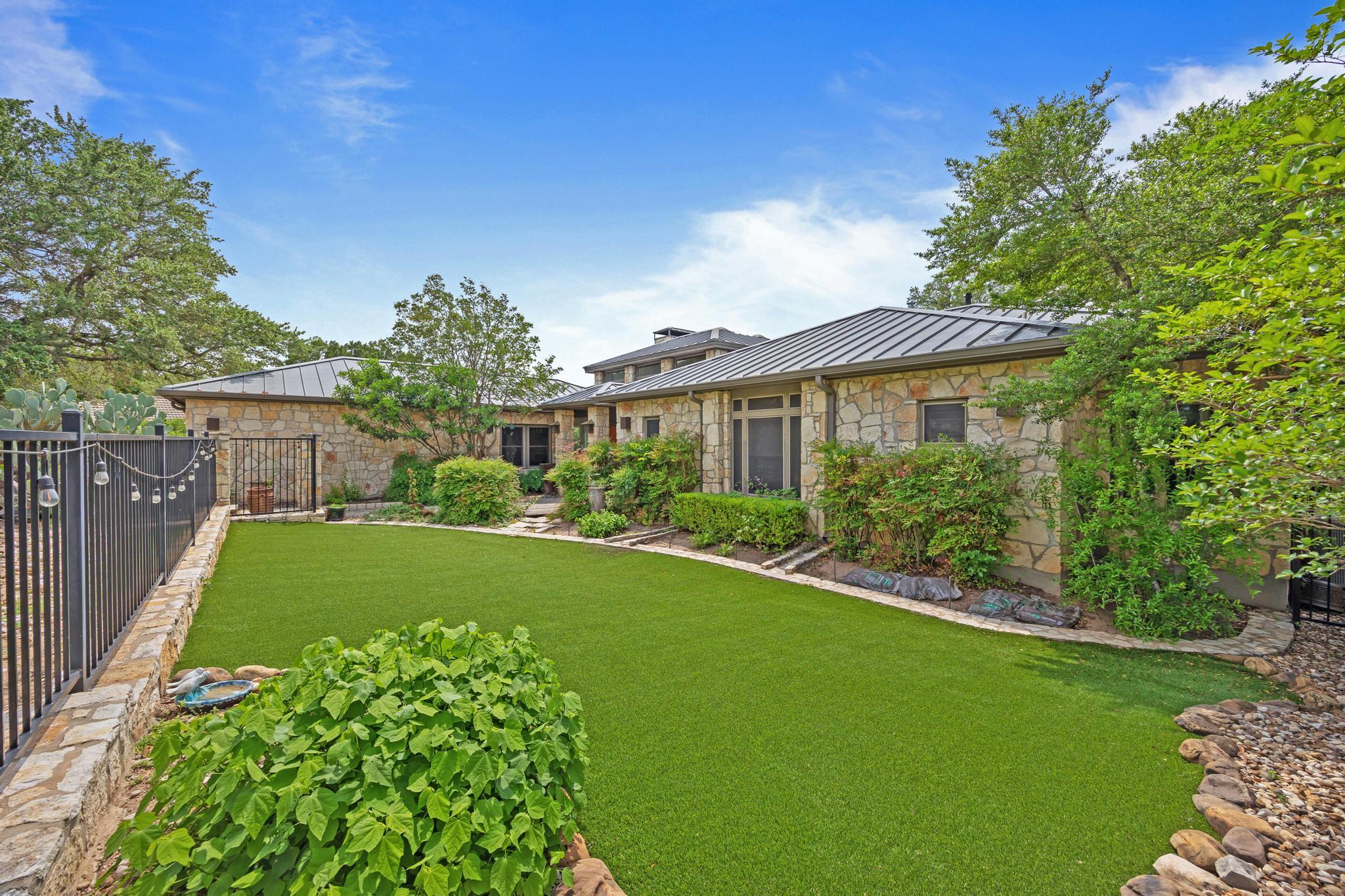 917 Challenger, Lakeway, TX 78734