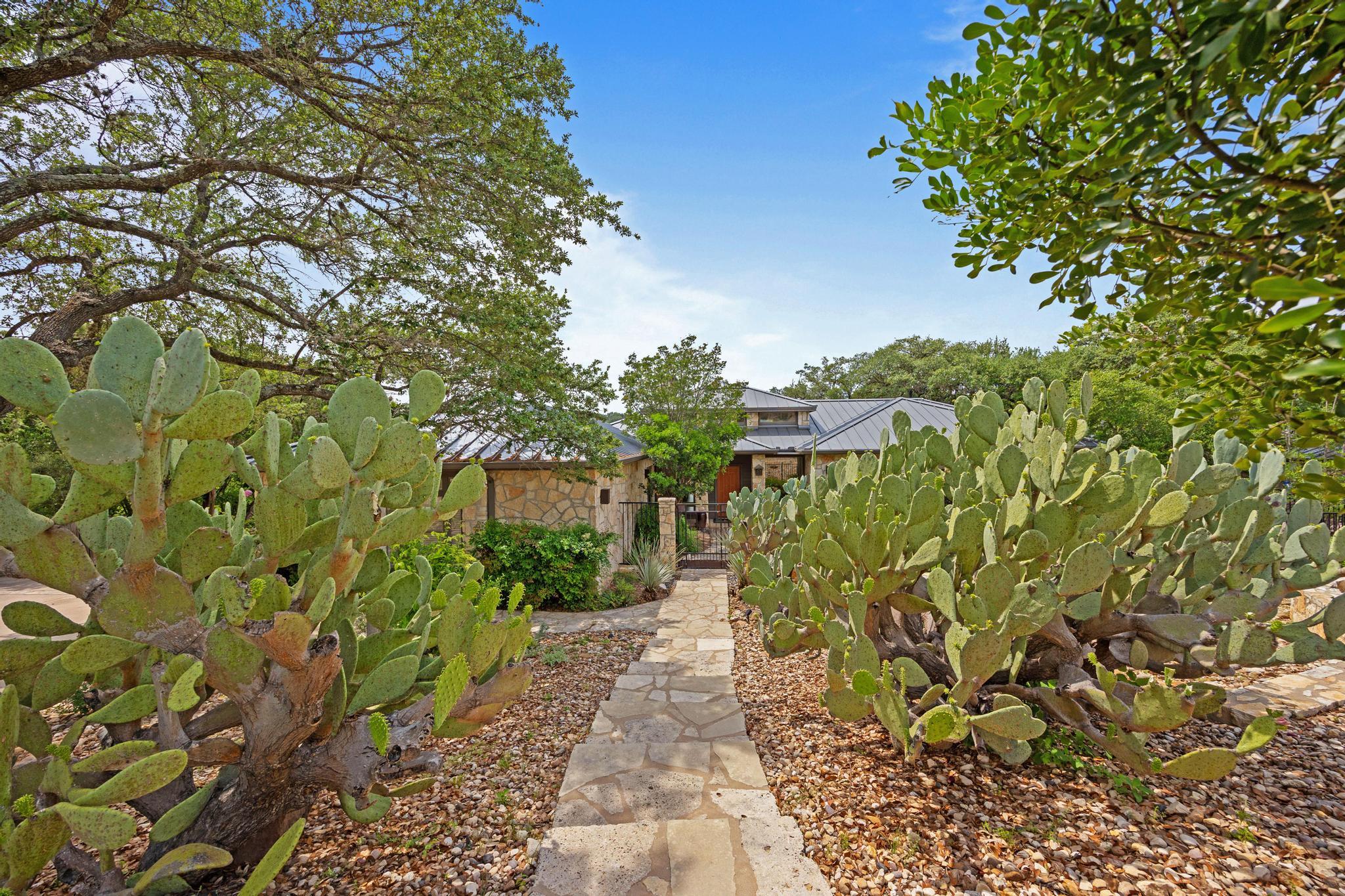 917 Challenger, Lakeway, TX 78734