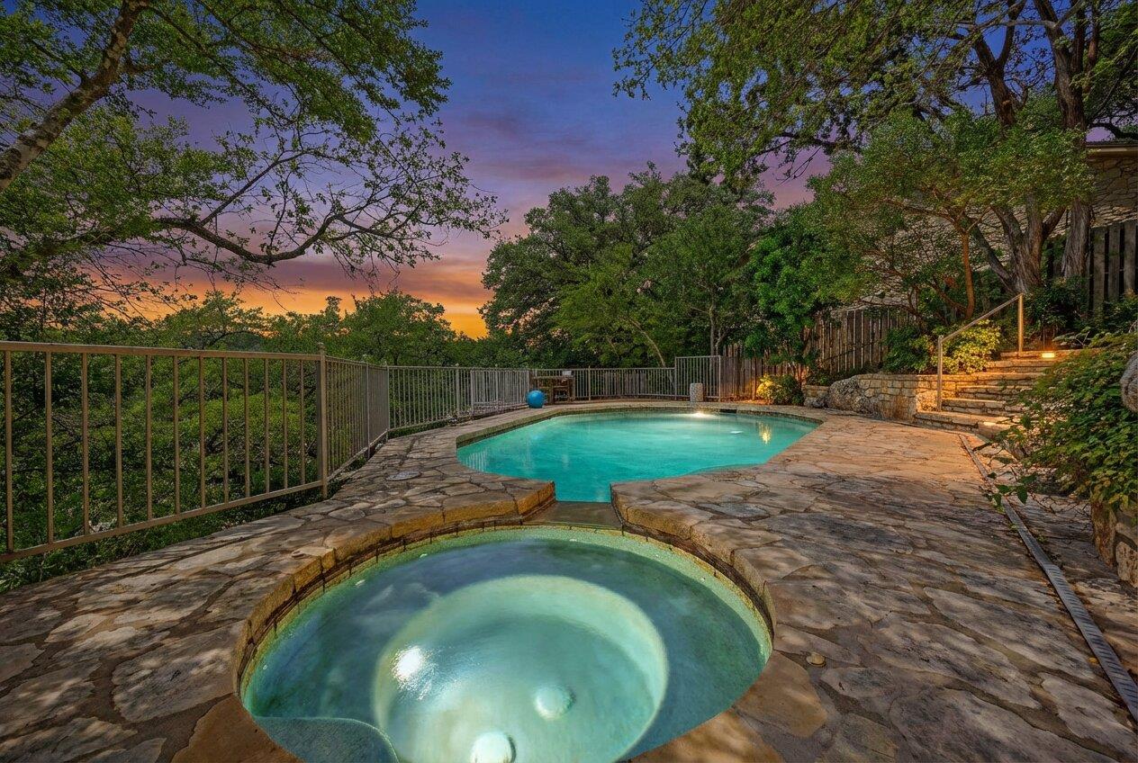 917 Challenger, Lakeway, TX 78734