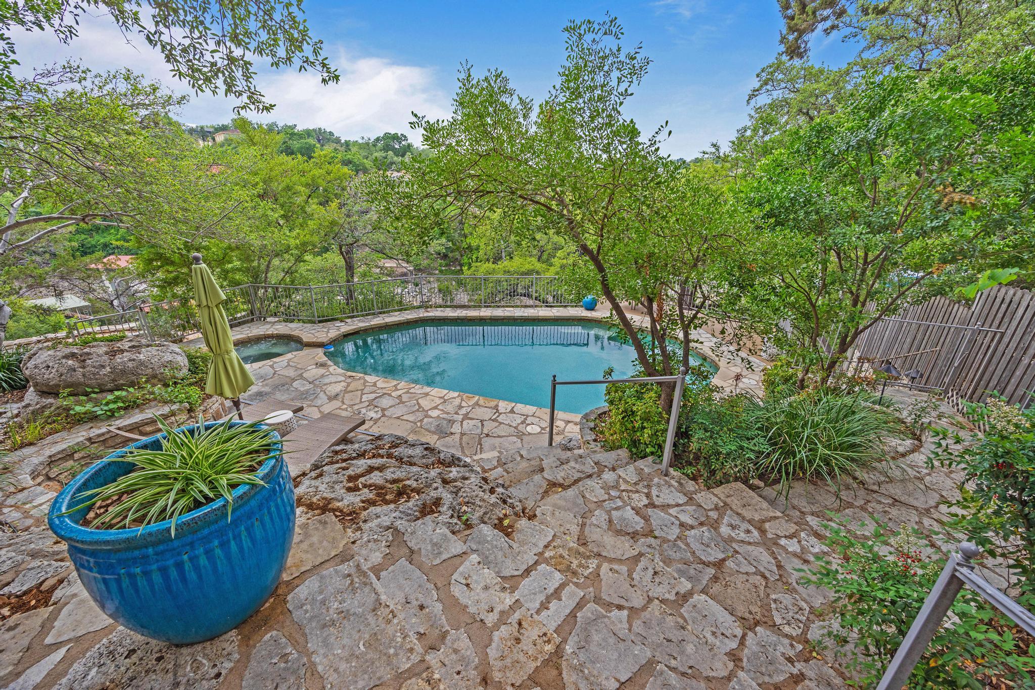 917 Challenger, Lakeway, TX 78734