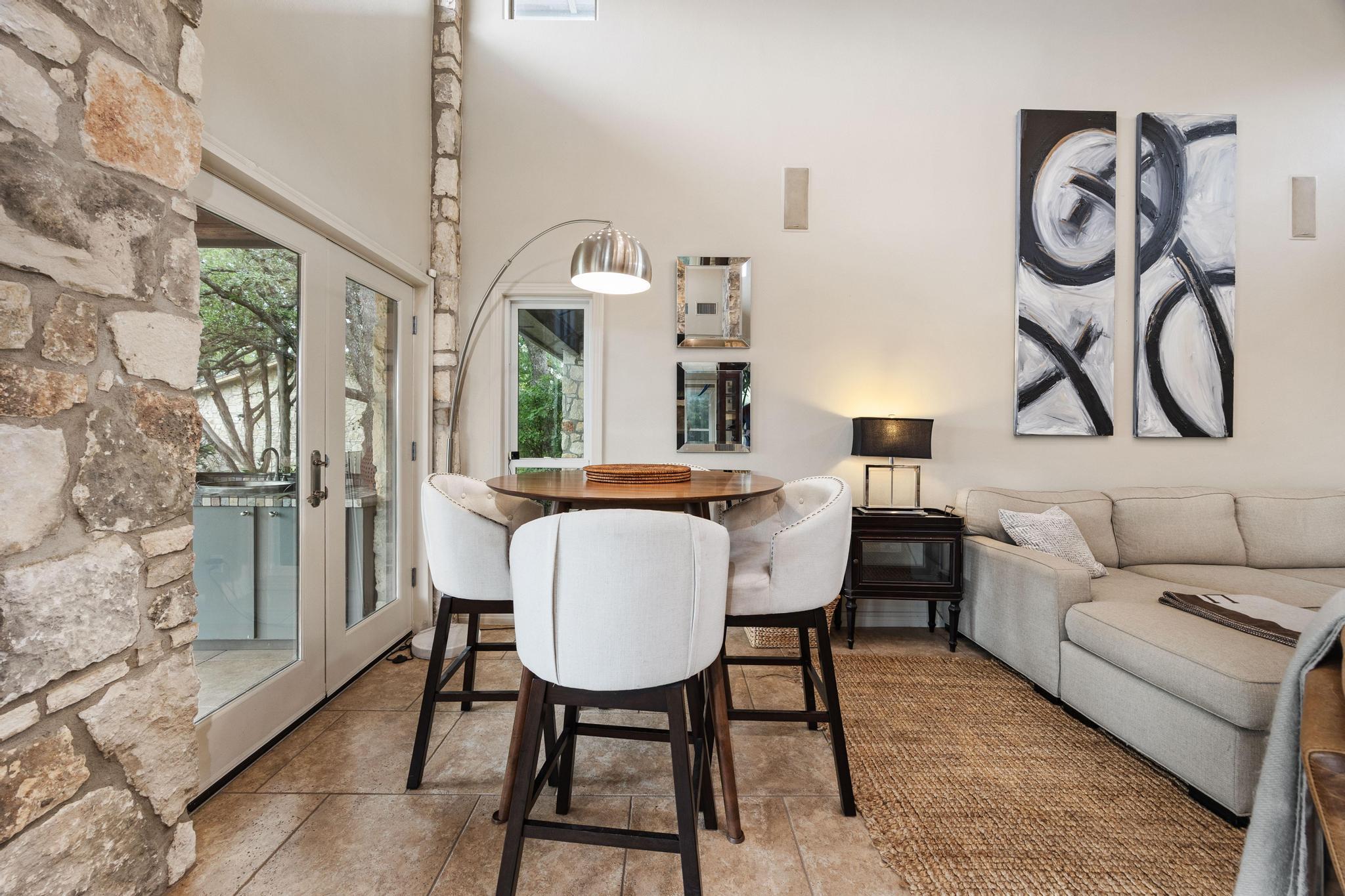 917 Challenger, Lakeway, TX 78734