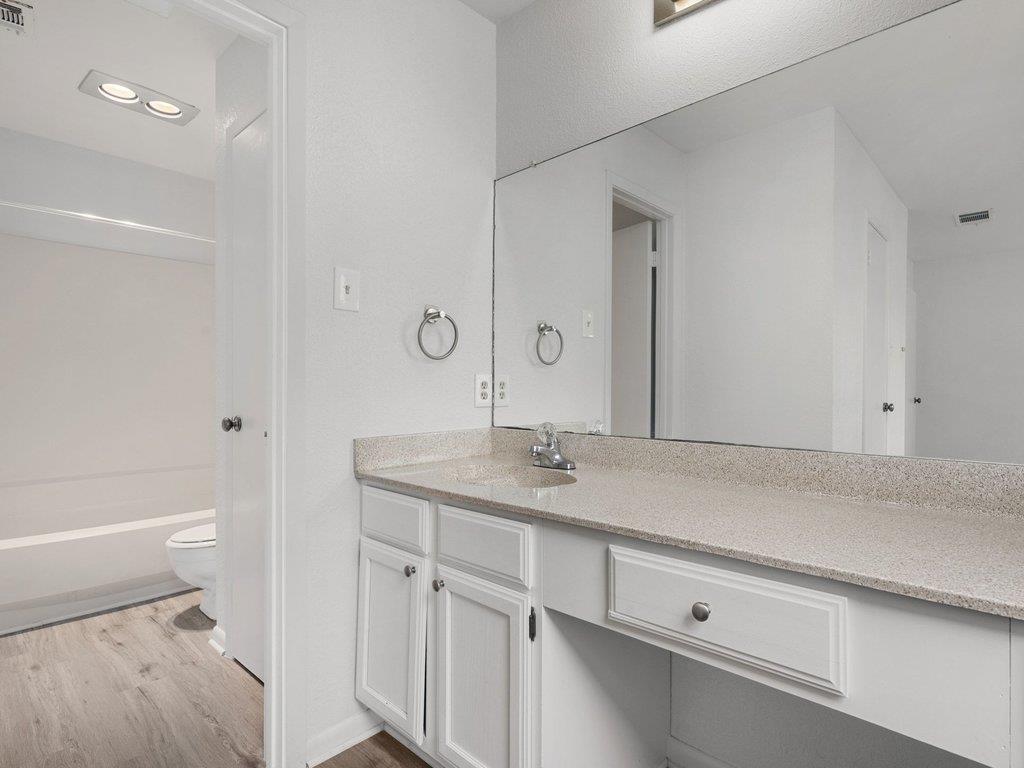 7825 Beauregard Cir # 4, Austin, TX 78745