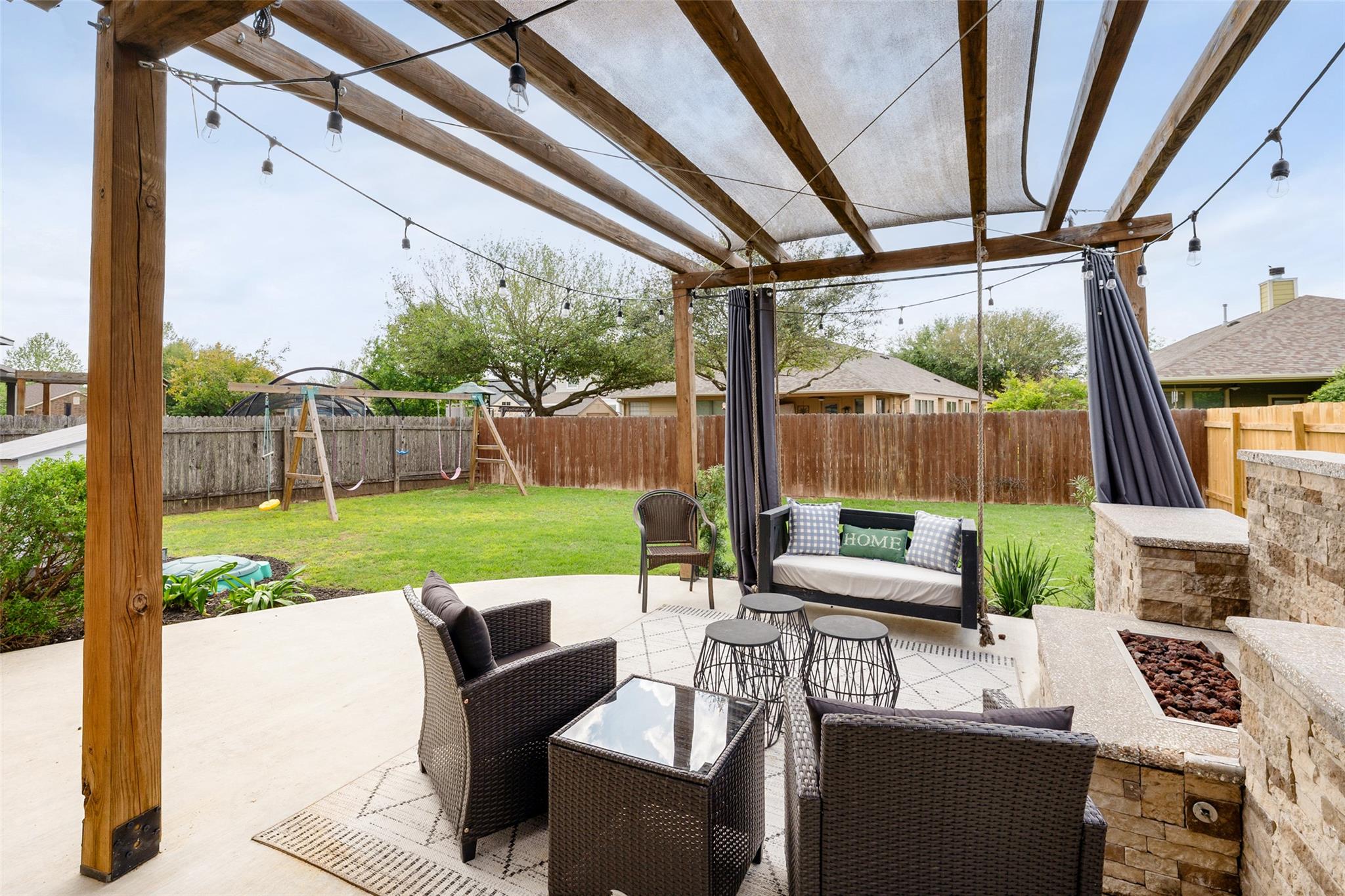 611 Irvin Dr, San Marcos, TX 78666