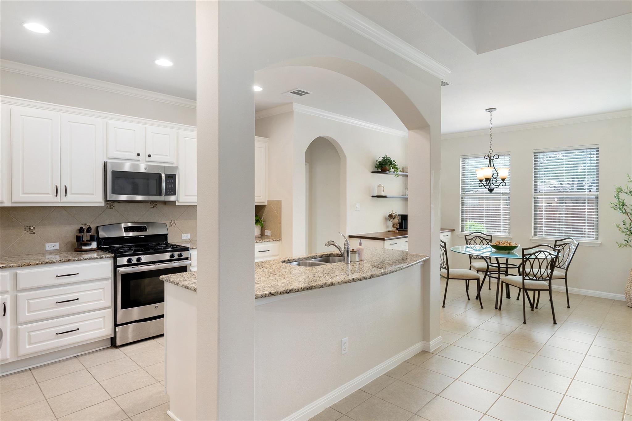 611 Irvin Dr, San Marcos, TX 78666