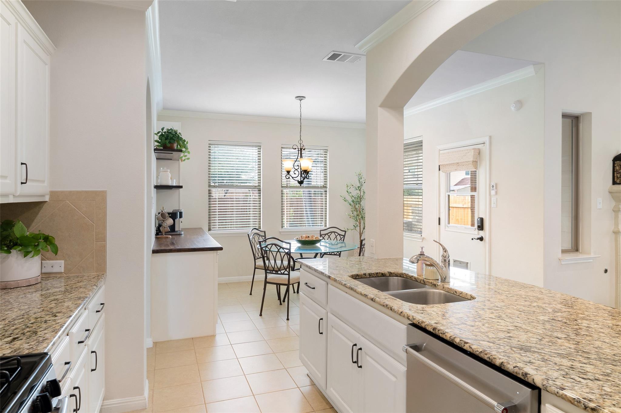 611 Irvin Dr, San Marcos, TX 78666