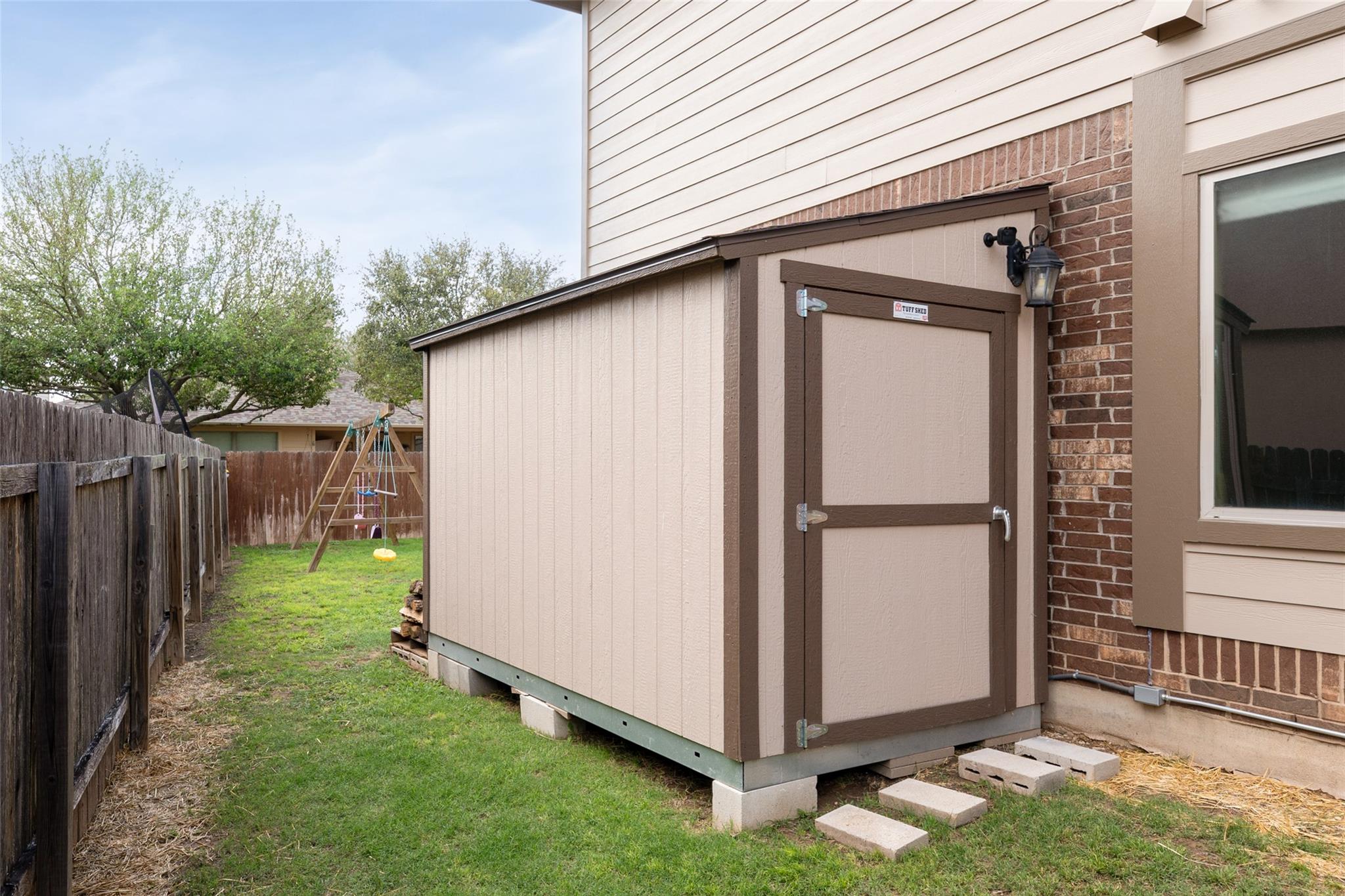 611 Irvin Dr, San Marcos, TX 78666