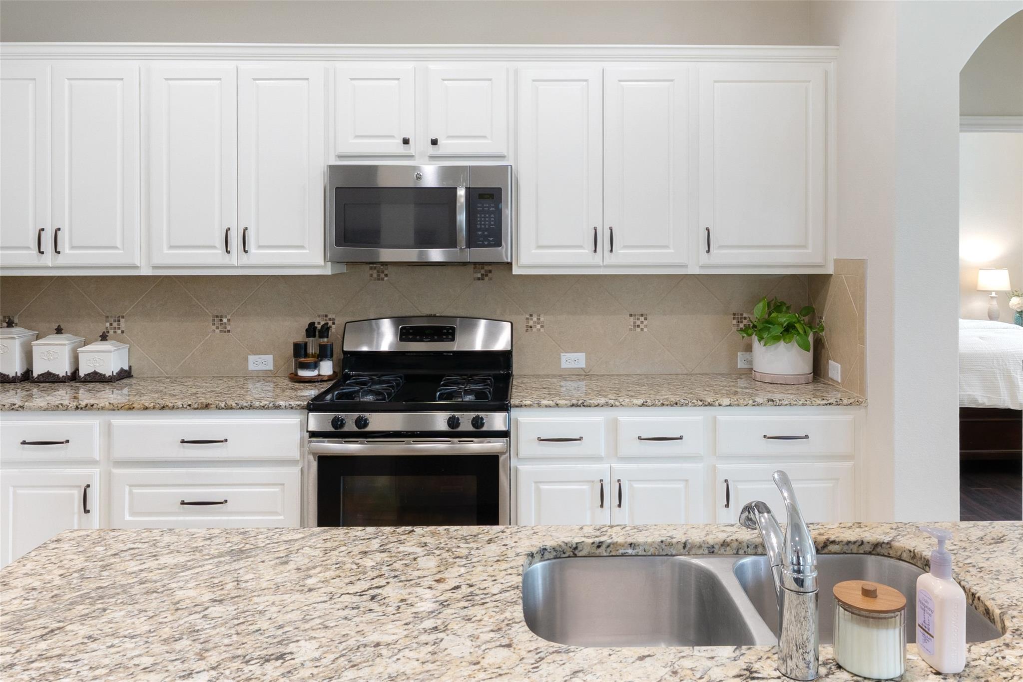 611 Irvin Dr, San Marcos, TX 78666