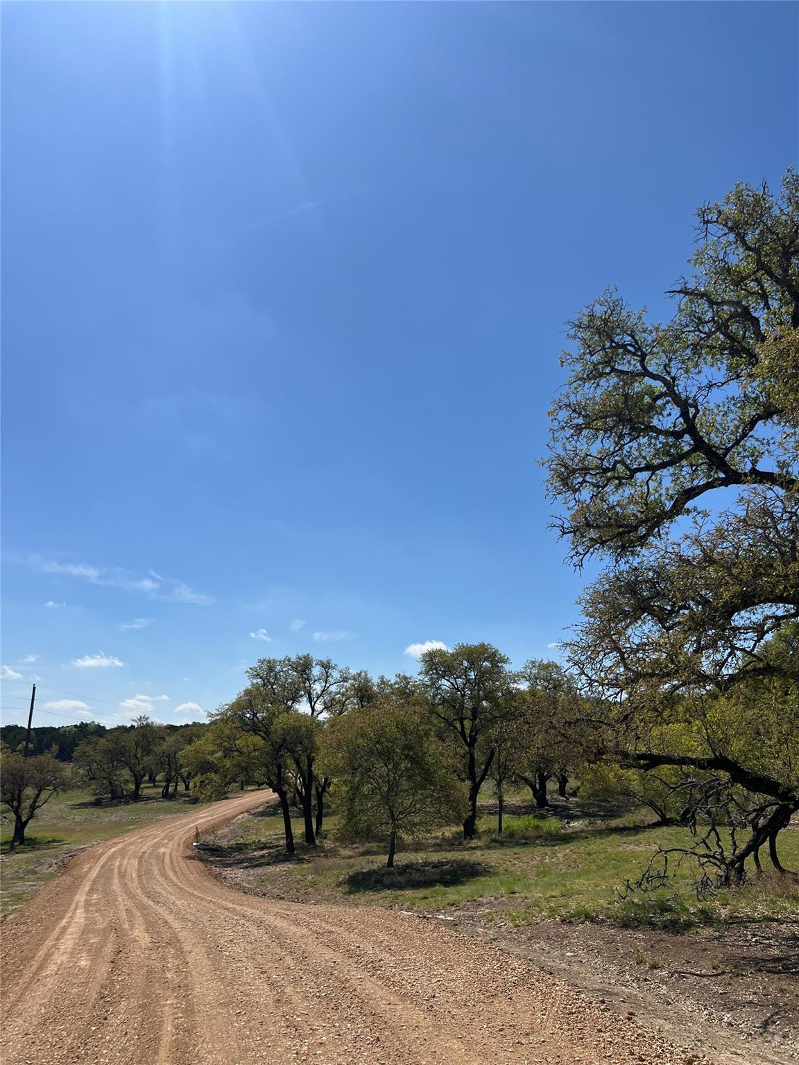 1 Barlow Dr, Briggs, TX 78608