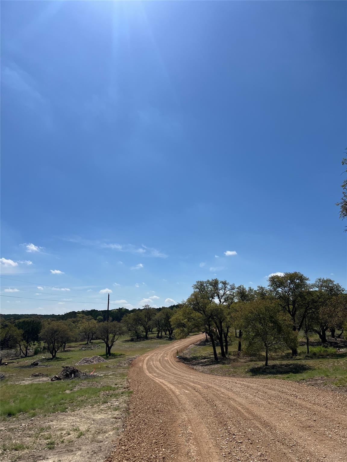 1 Barlow Dr, Briggs, TX 78608