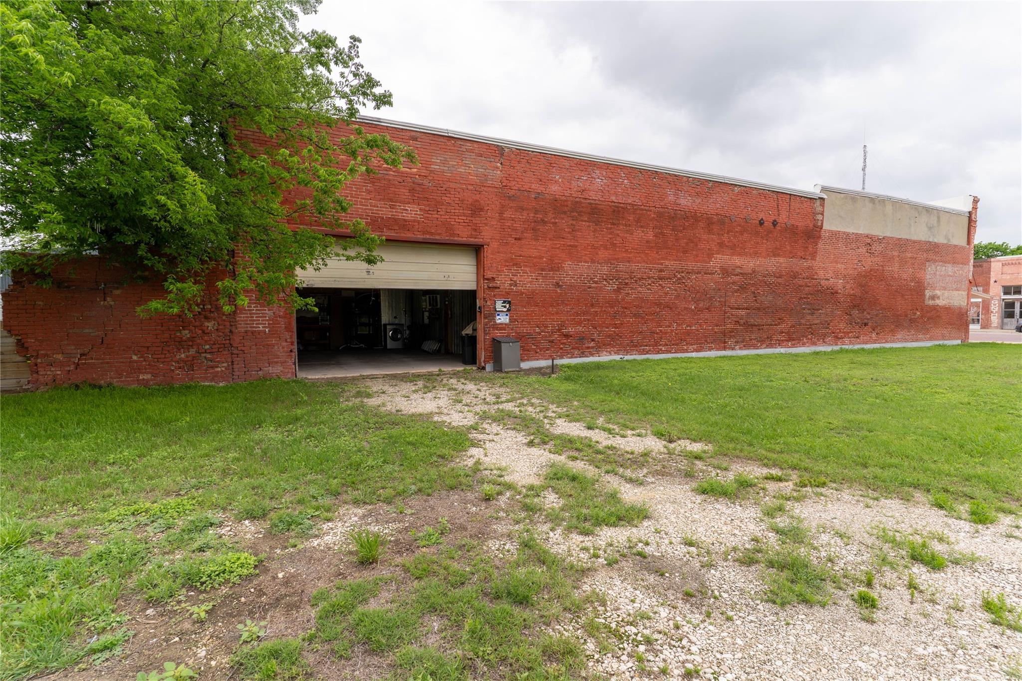 108 E Clark St, Bartlett, TX 76511