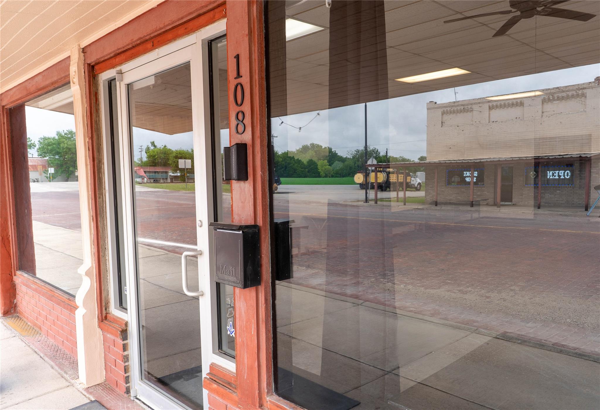 108 E Clark St, Bartlett, TX 76511