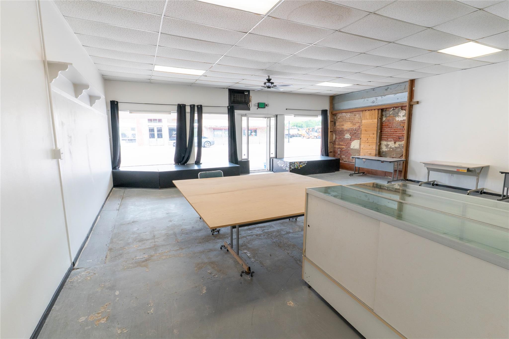 108 E Clark St, Bartlett, TX 76511