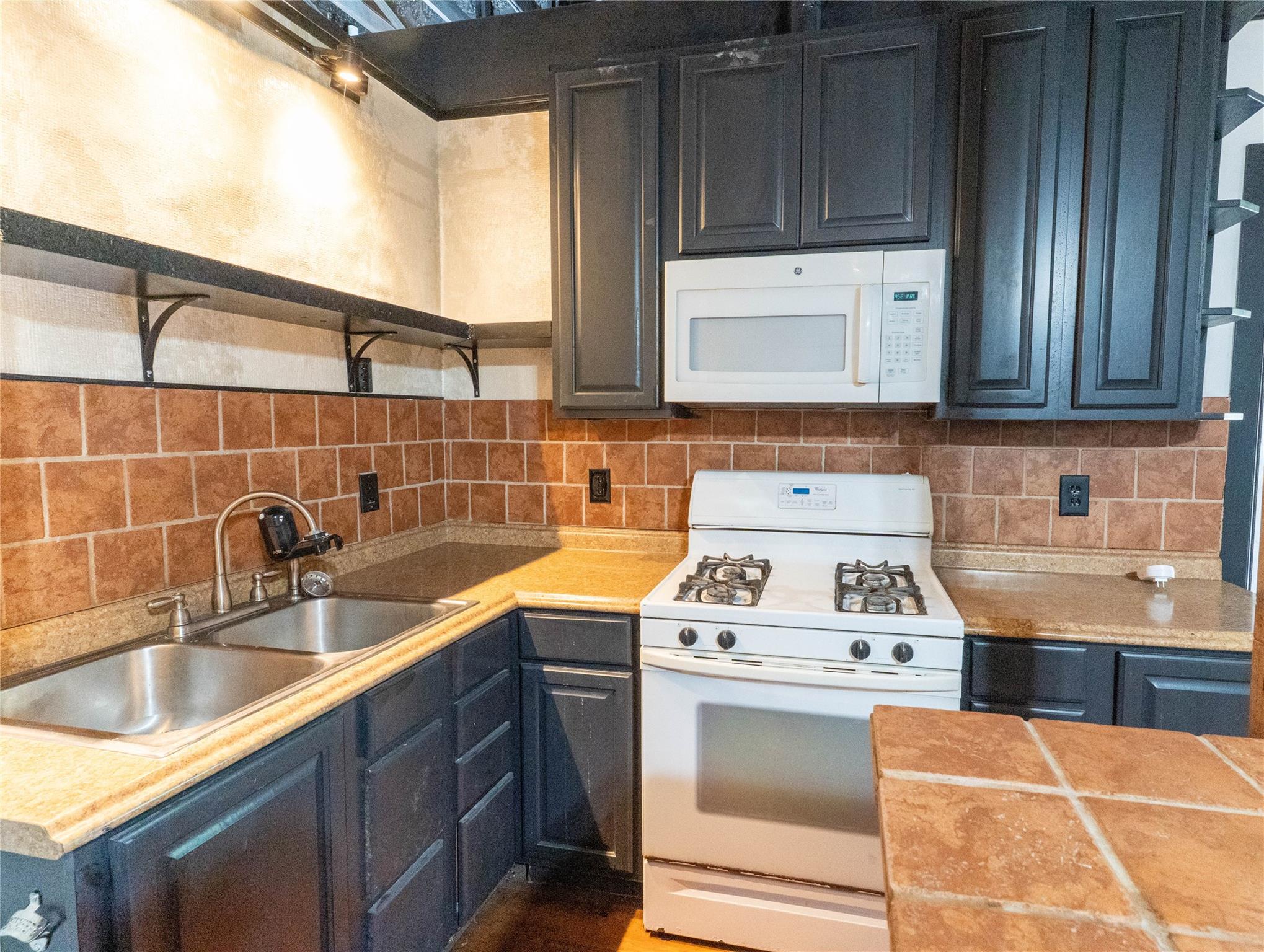 108 E Clark St, Bartlett, TX 76511