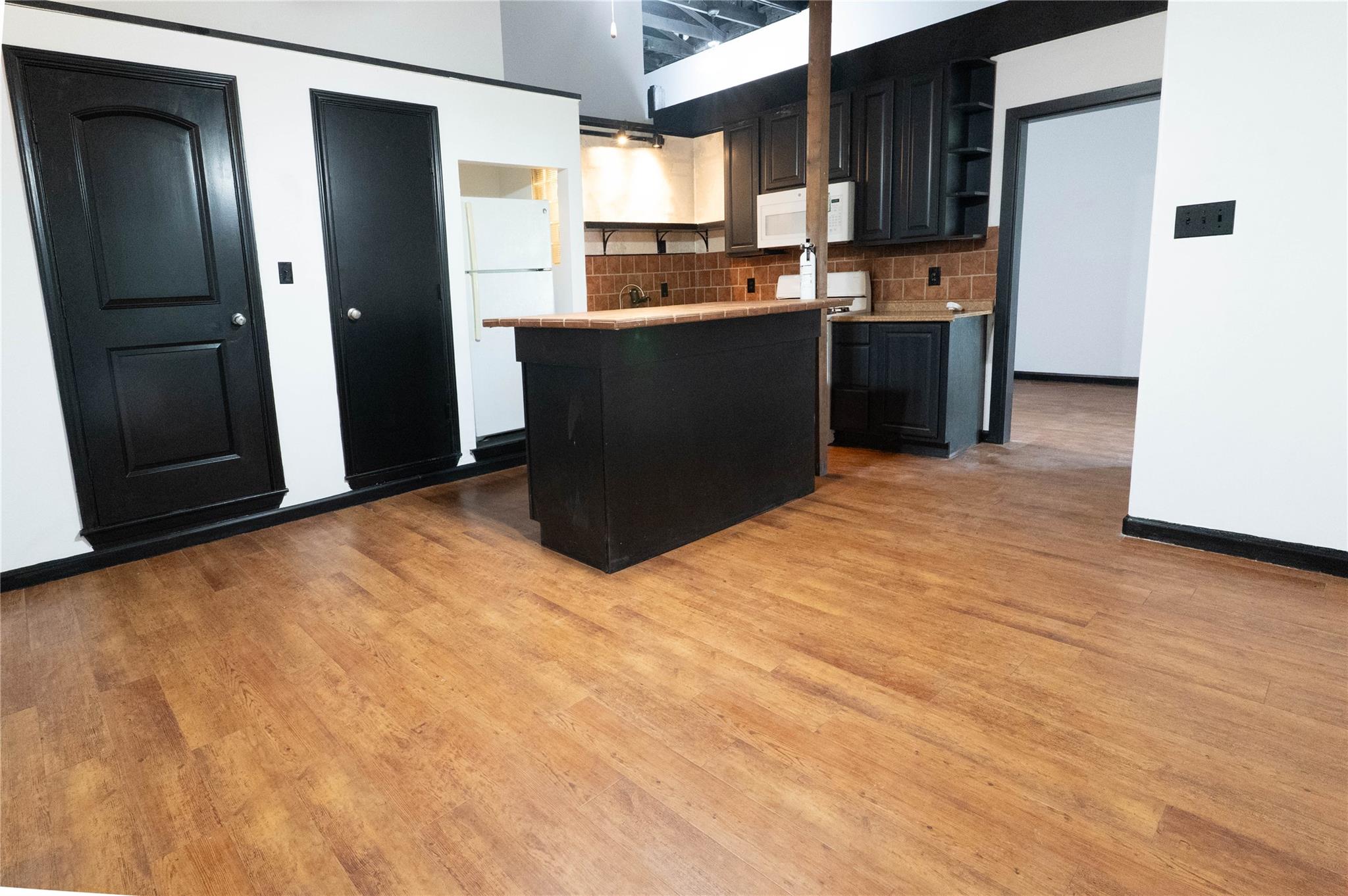 108 E Clark St, Bartlett, TX 76511