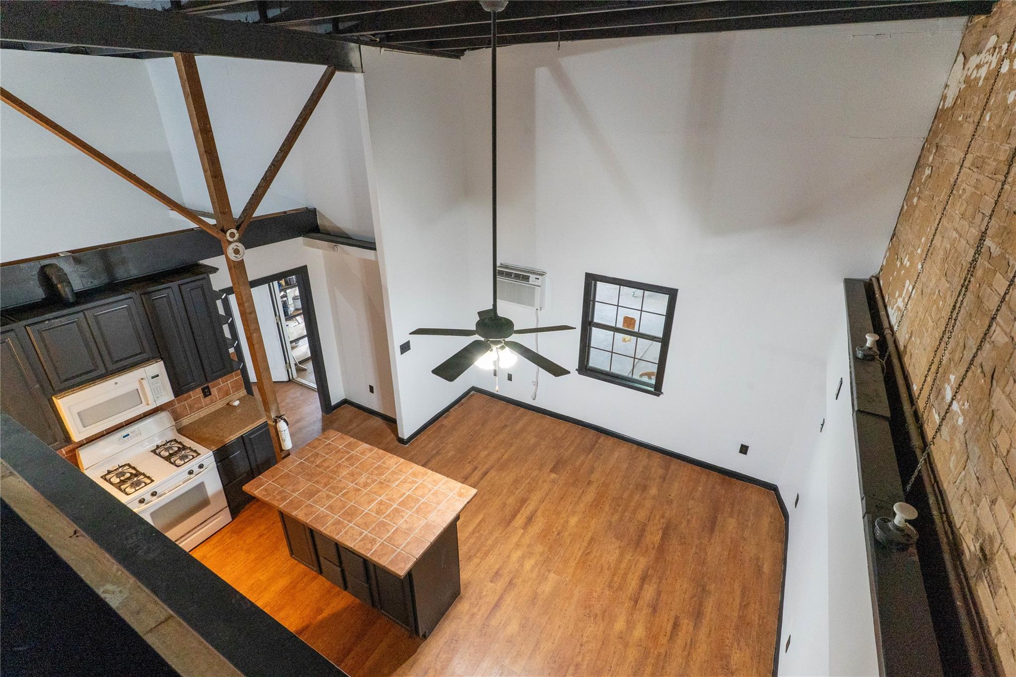 108 E Clark St, Bartlett, TX 76511