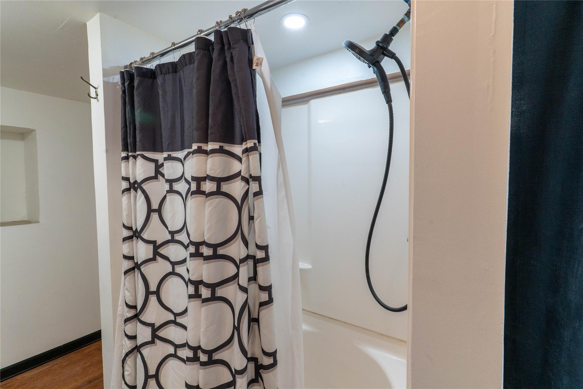 108 E Clark St, Bartlett, TX 76511