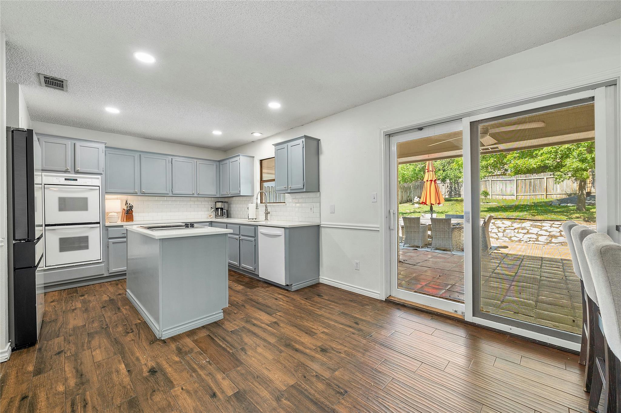 118 Copperleaf Rd, Lakeway, TX 78734