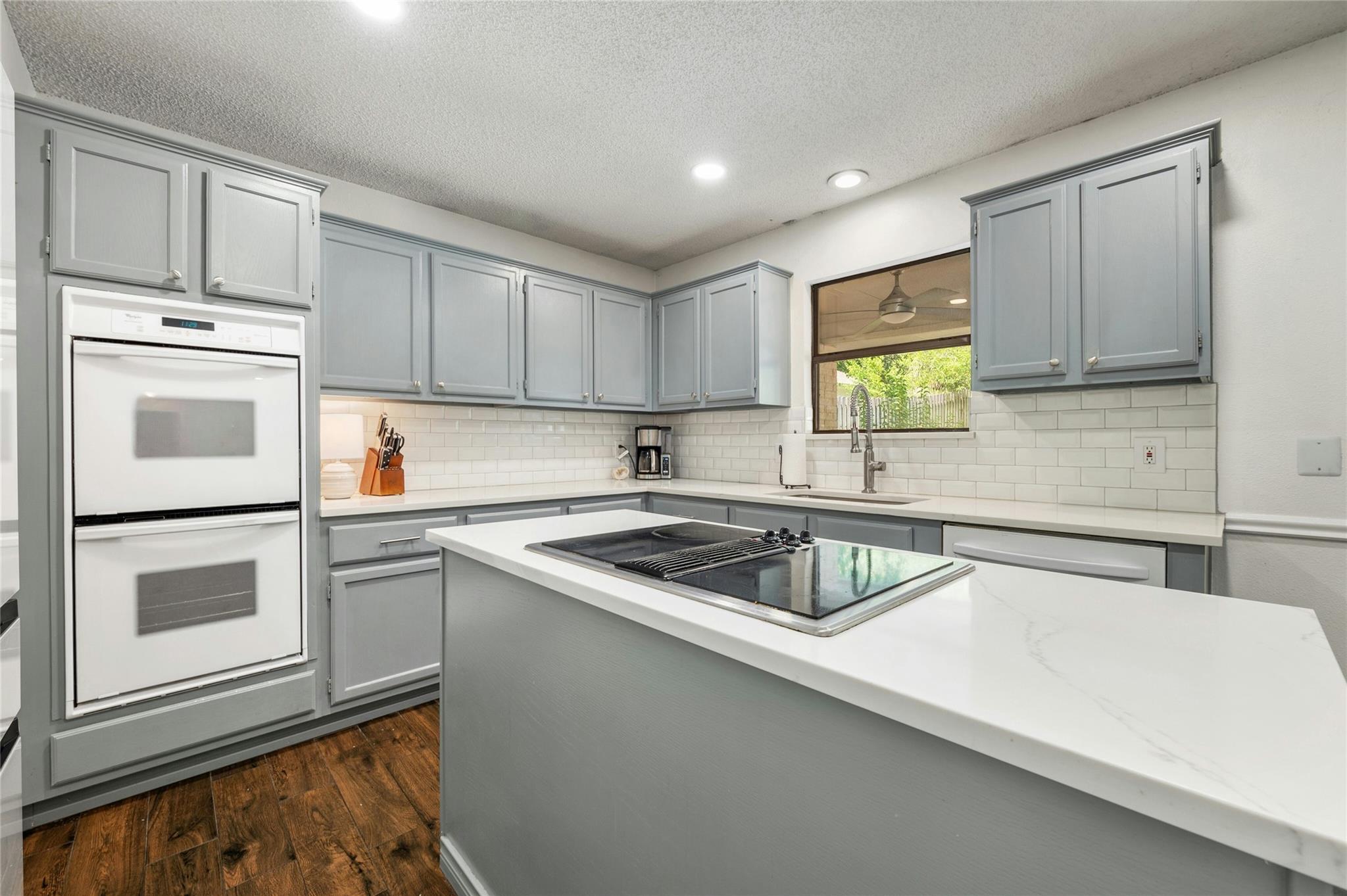 118 Copperleaf Rd, Lakeway, TX 78734