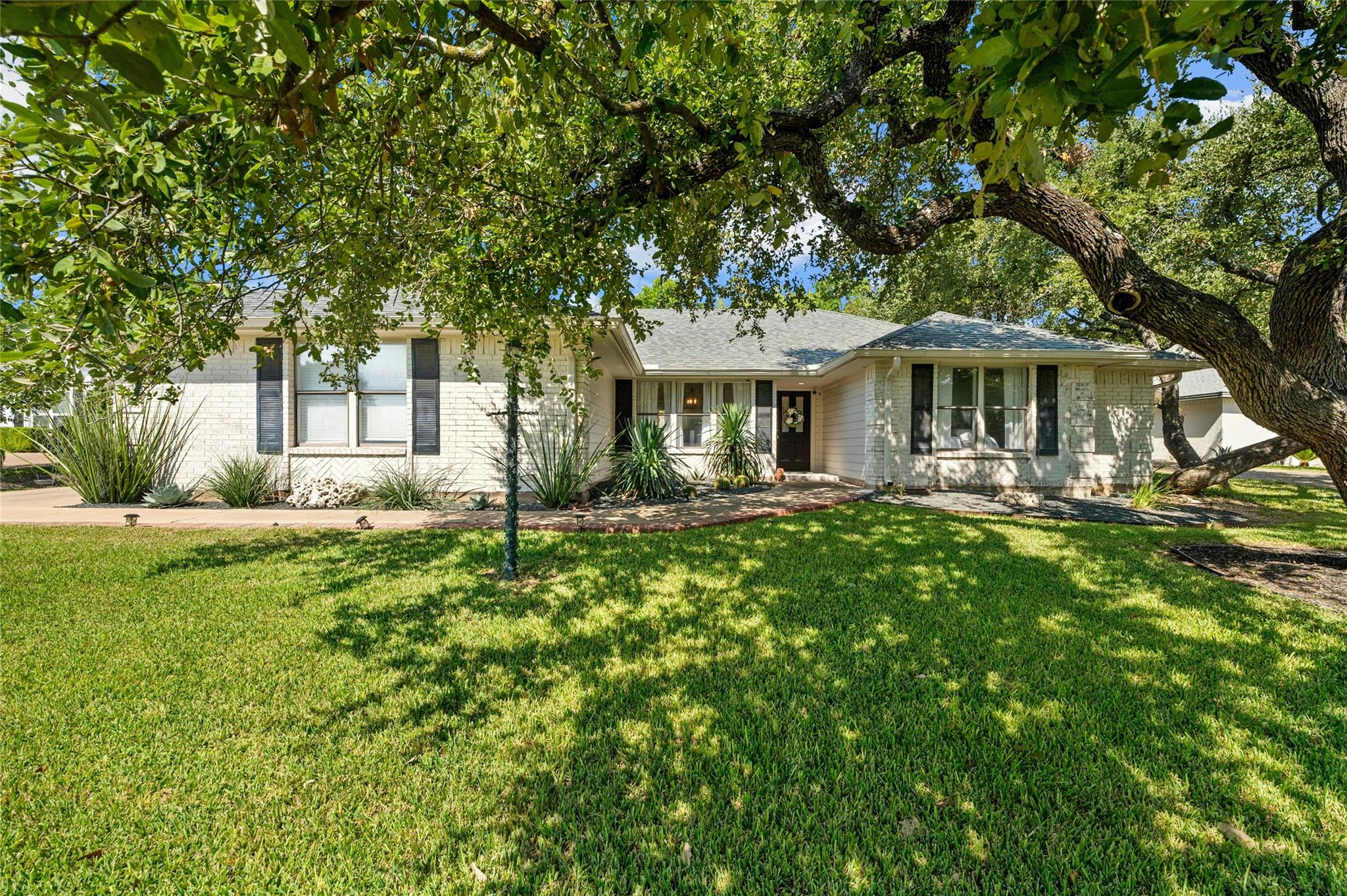 118 Copperleaf Rd, Lakeway, TX 78734