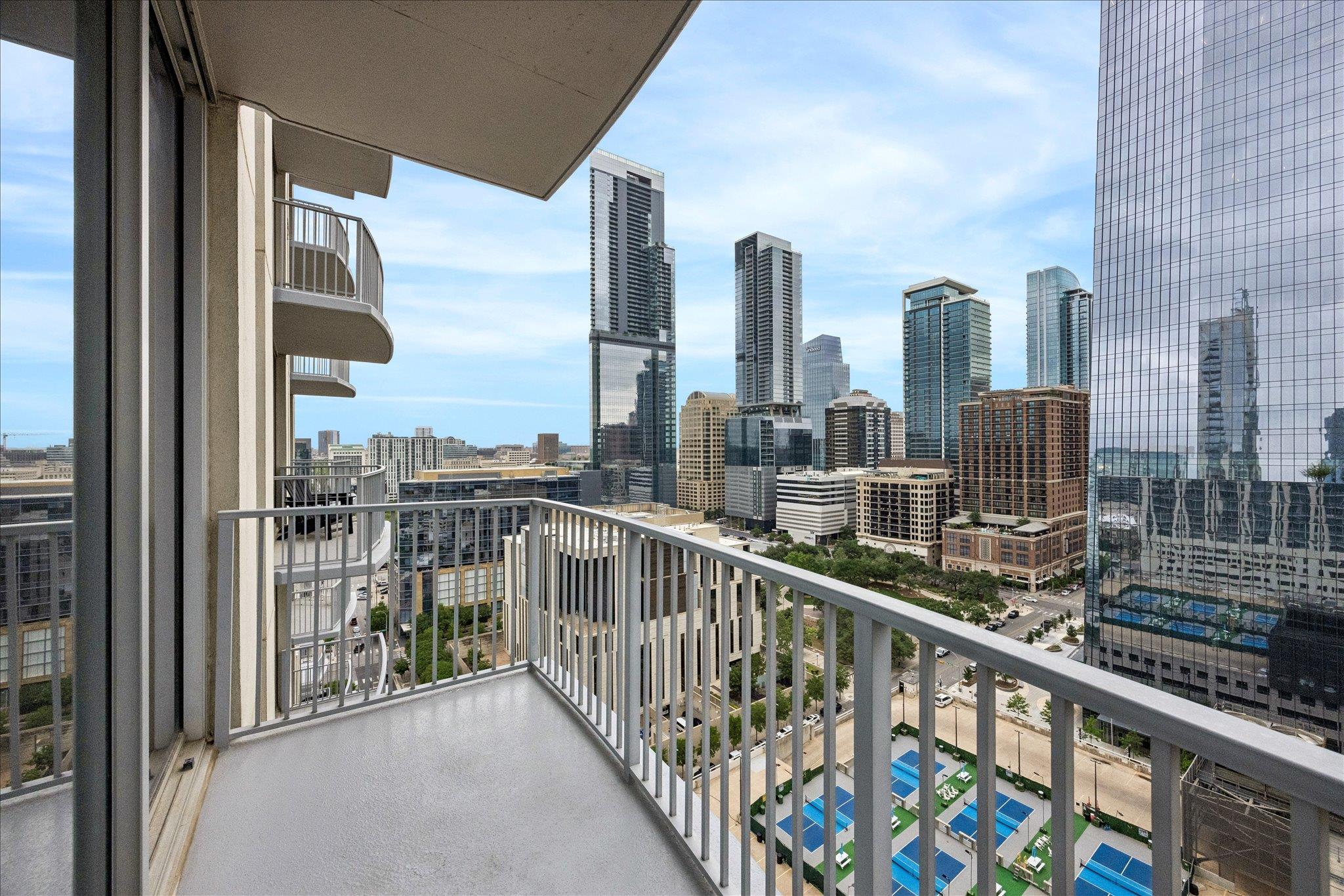360 Nueces St # 2005, Austin, TX 78701