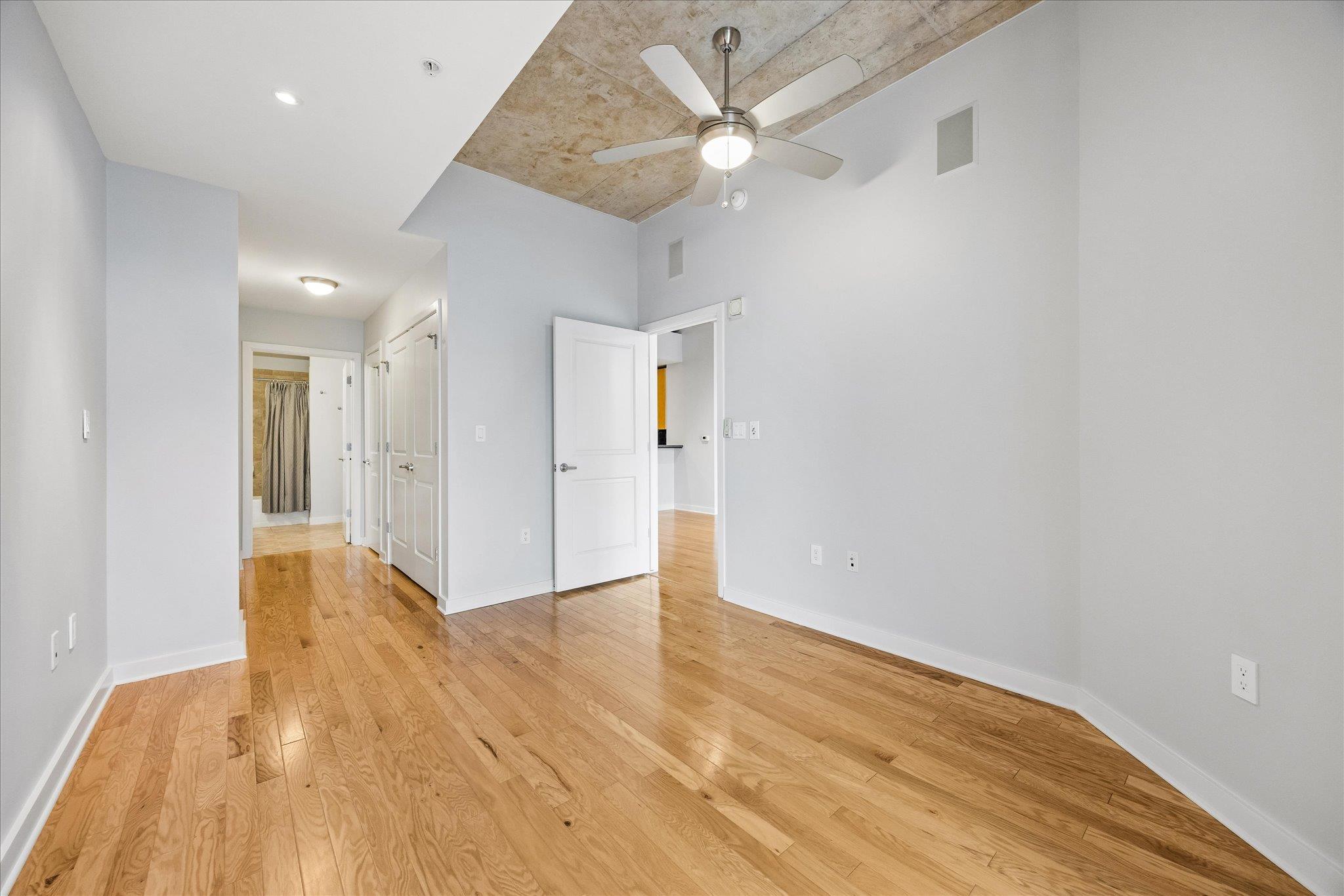 360 Nueces St # 2005, Austin, TX 78701