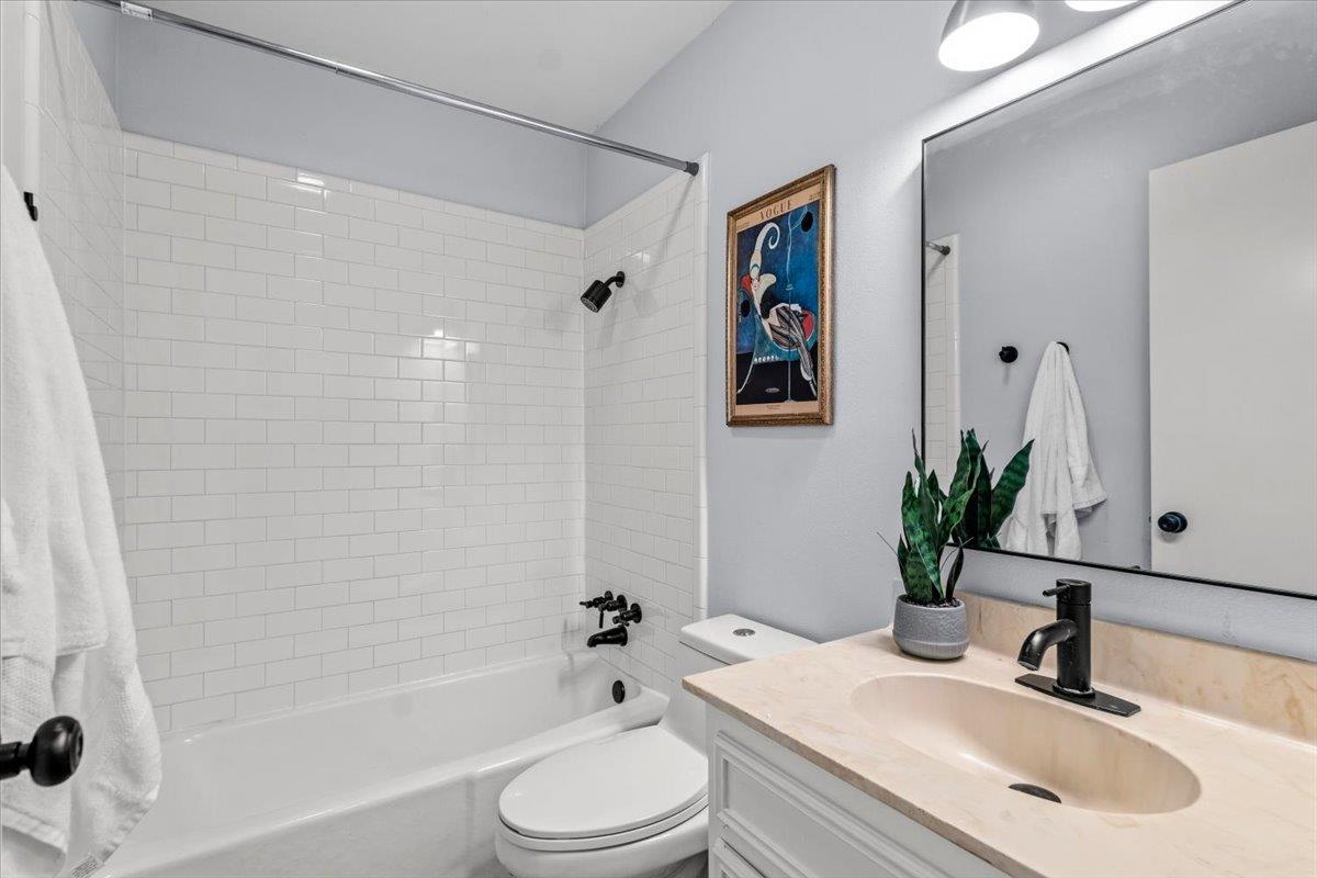 6209 Sun Vista Dr, Austin, TX 78749