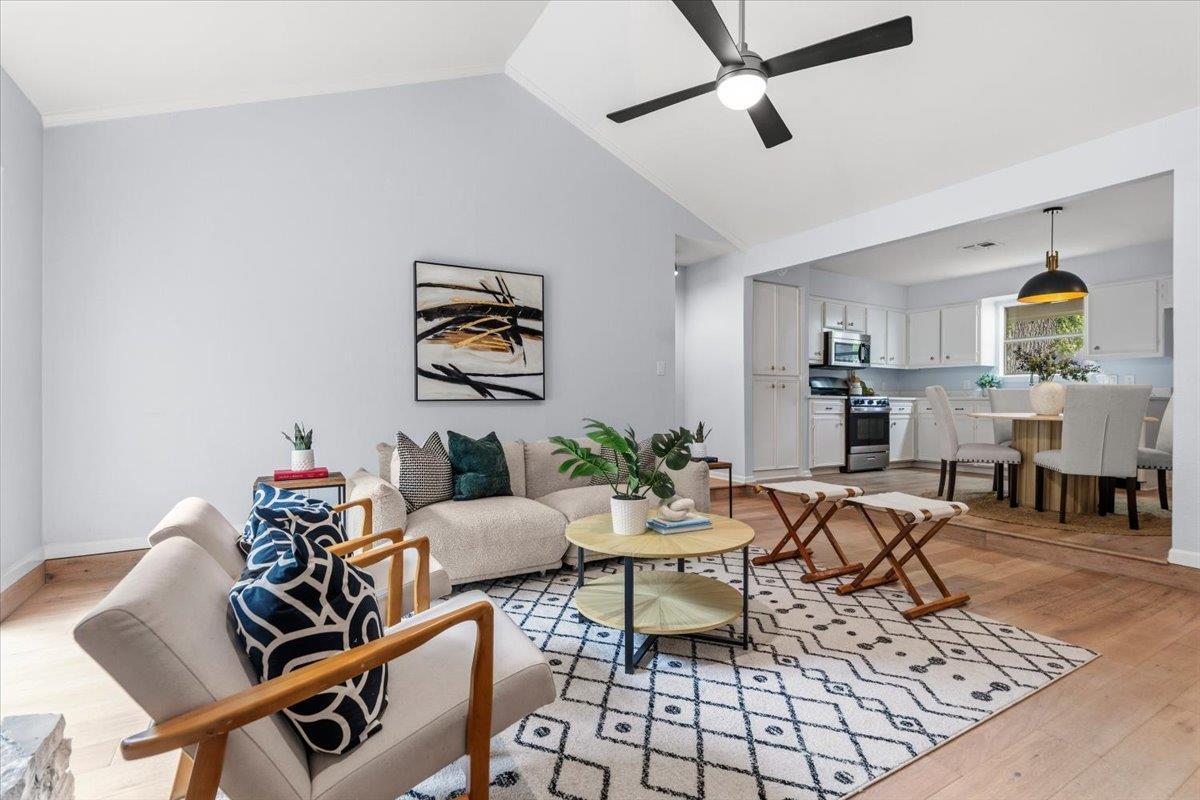 6209 Sun Vista Dr, Austin, TX 78749