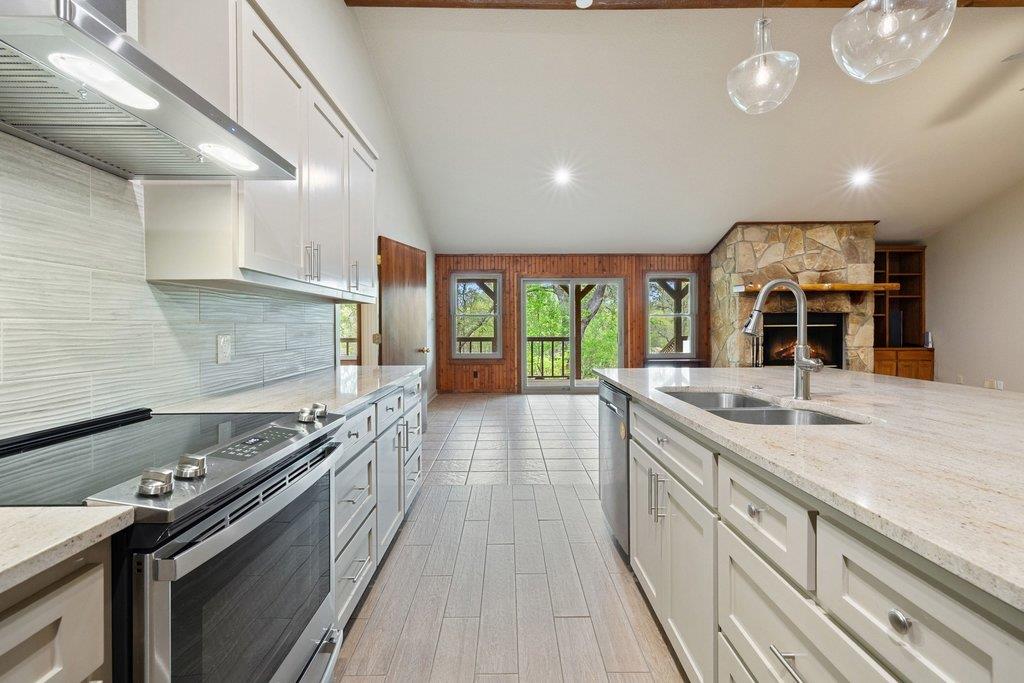 136 Philly Ct, Fischer, TX 78623