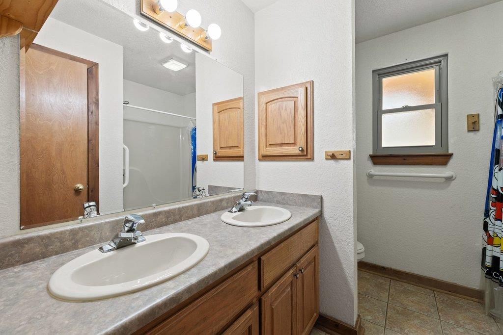 136 Philly Ct, Fischer, TX 78623