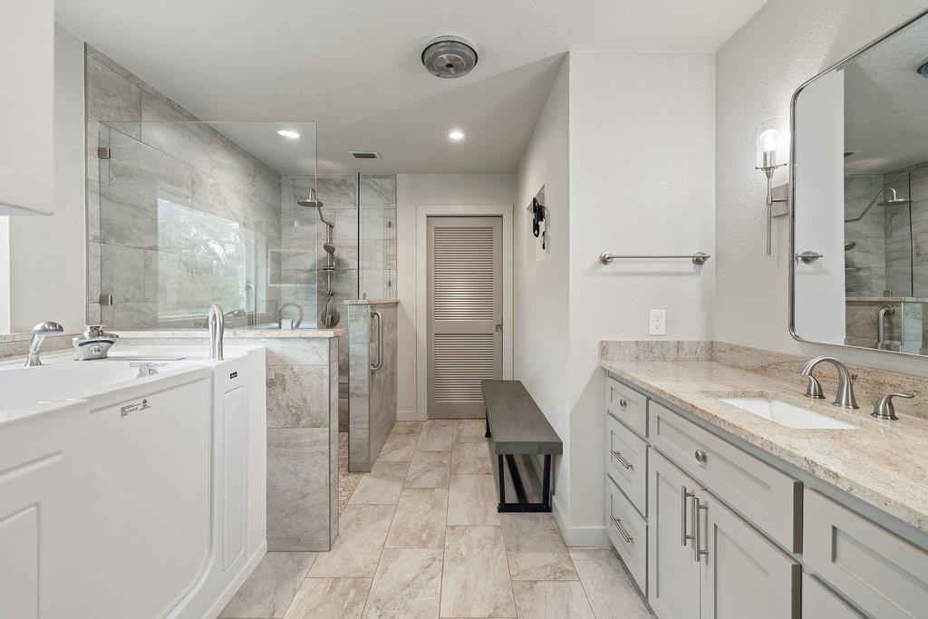 136 Philly Ct, Fischer, TX 78623