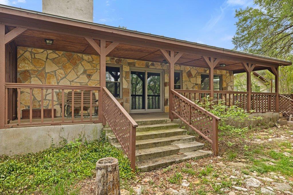 136 Philly Ct, Fischer, TX 78623