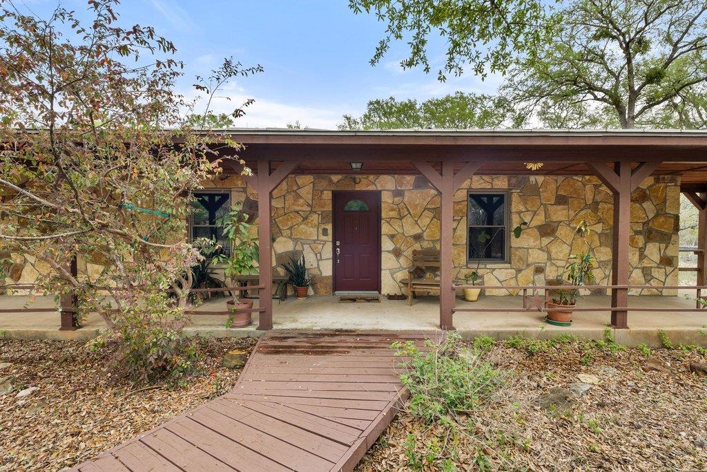 136 Philly Ct, Fischer, TX 78623