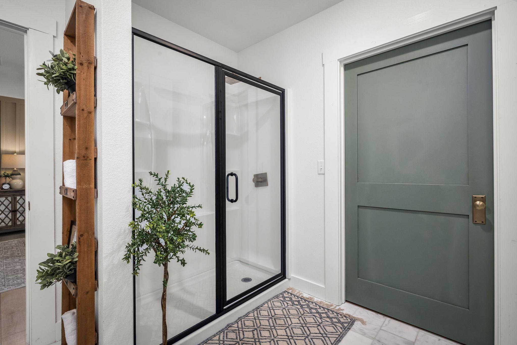 215 Paulus St, Schulenburg, TX 78956