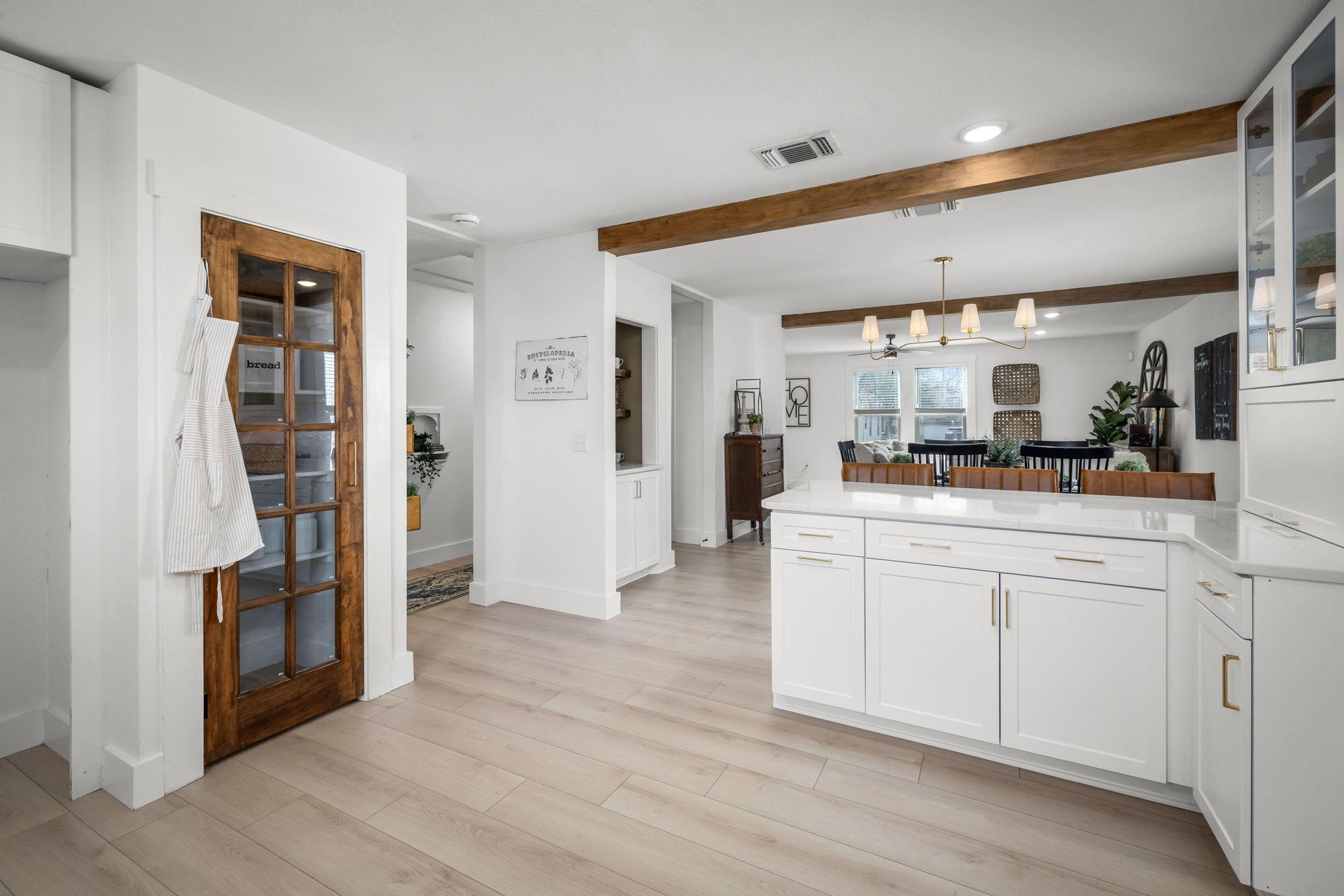 215 Paulus St, Schulenburg, TX 78956