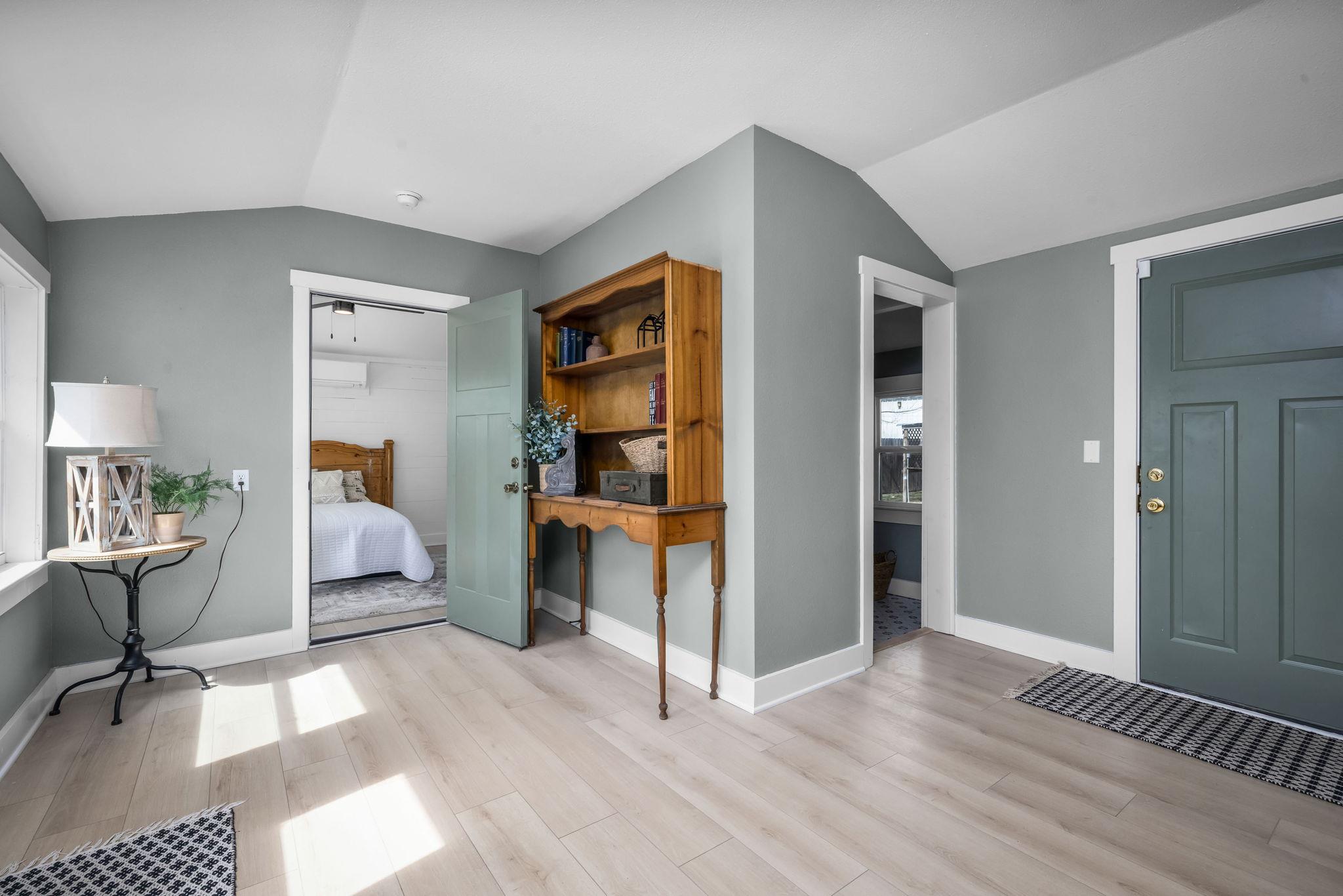 215 Paulus St, Schulenburg, TX 78956