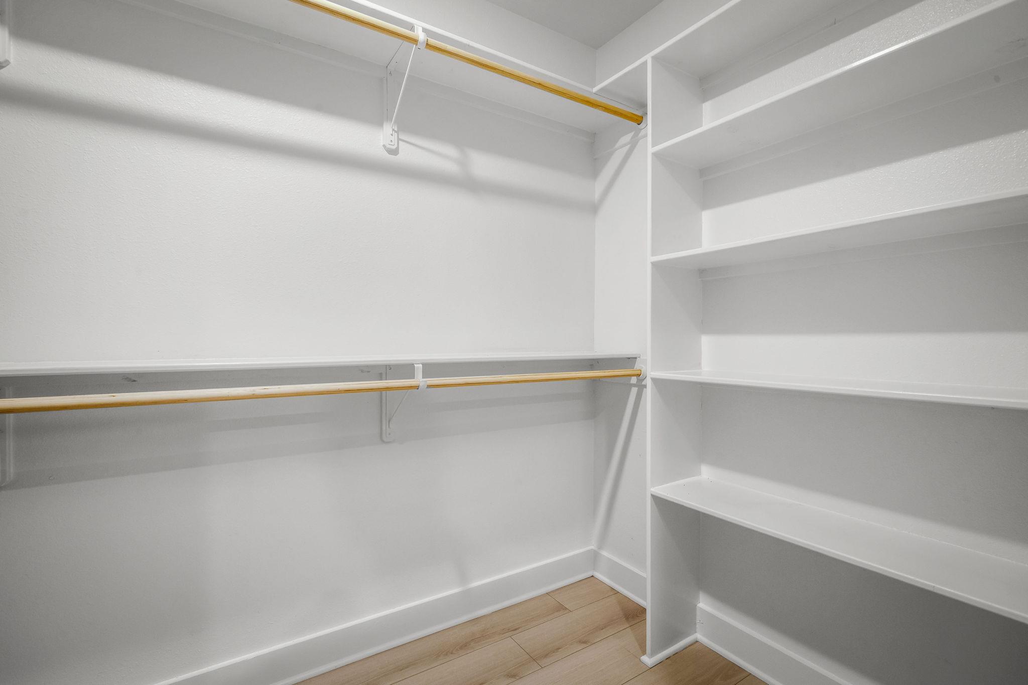 215 Paulus St, Schulenburg, TX 78956