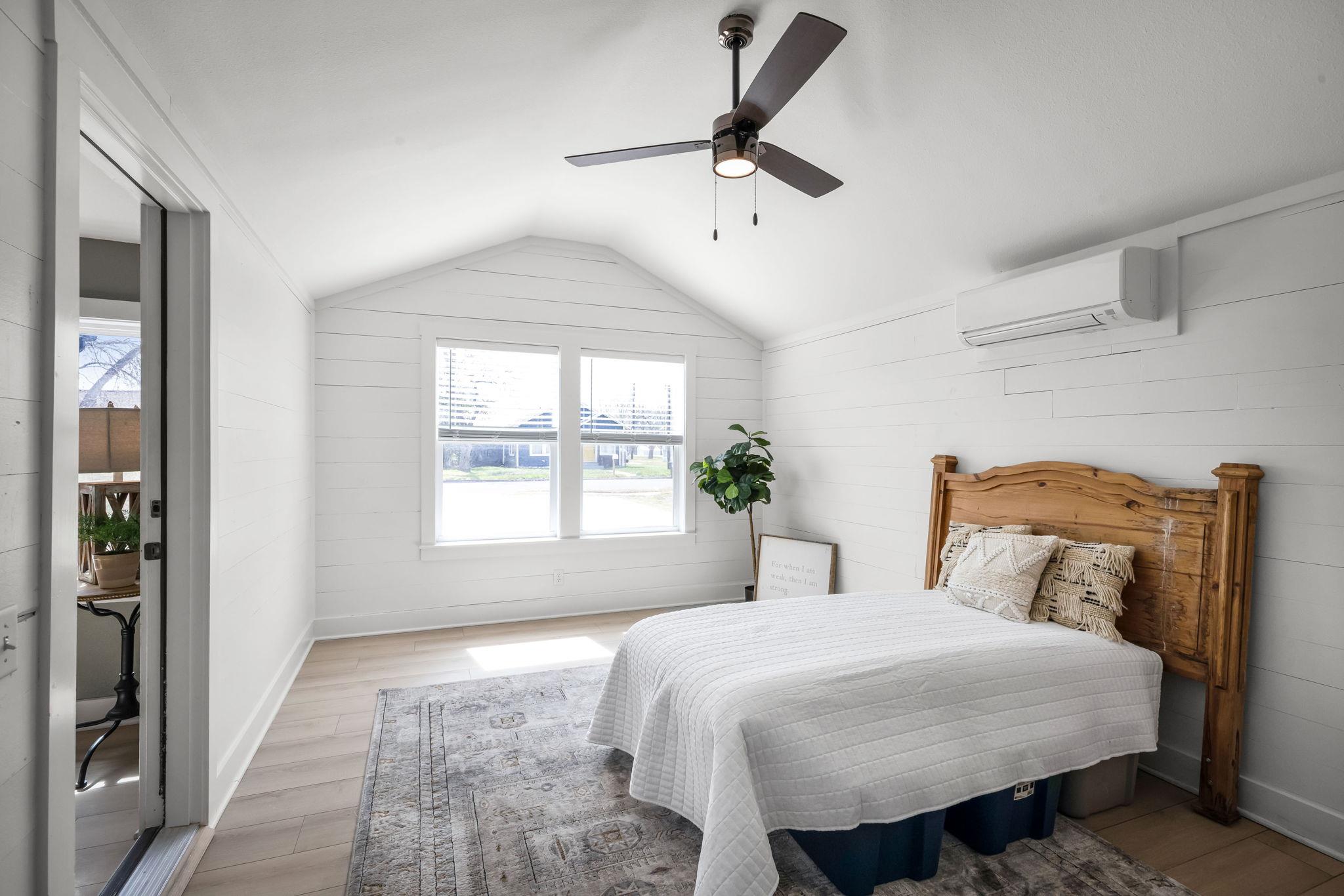 215 Paulus St, Schulenburg, TX 78956