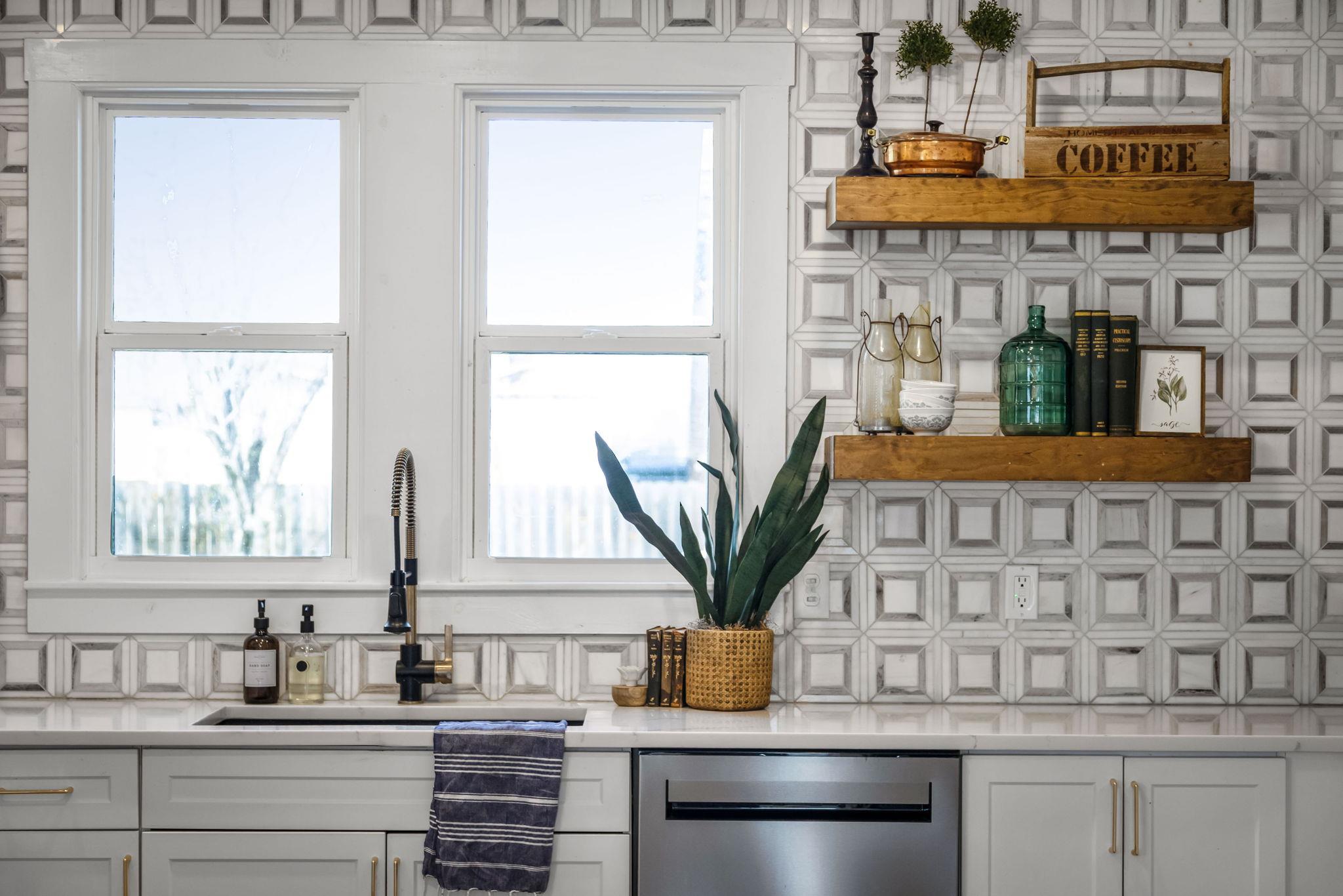 215 Paulus St, Schulenburg, TX 78956