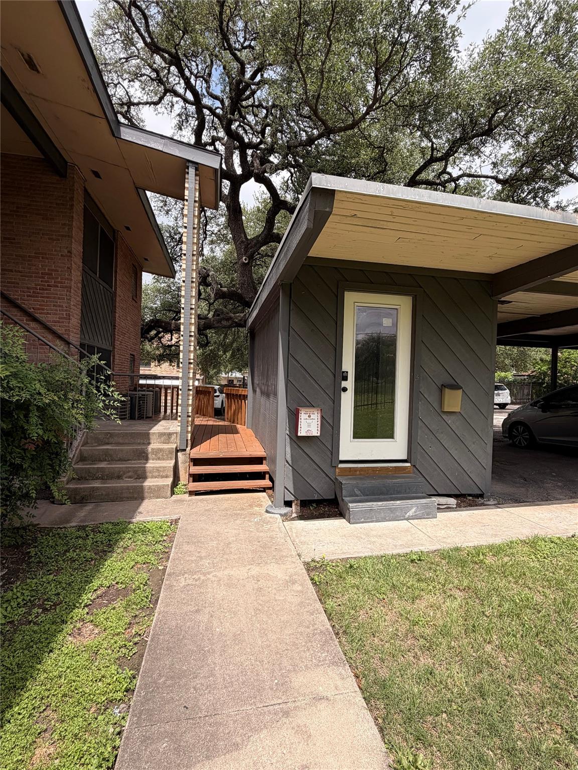 3304 Red River St # 206, Austin, TX 78705