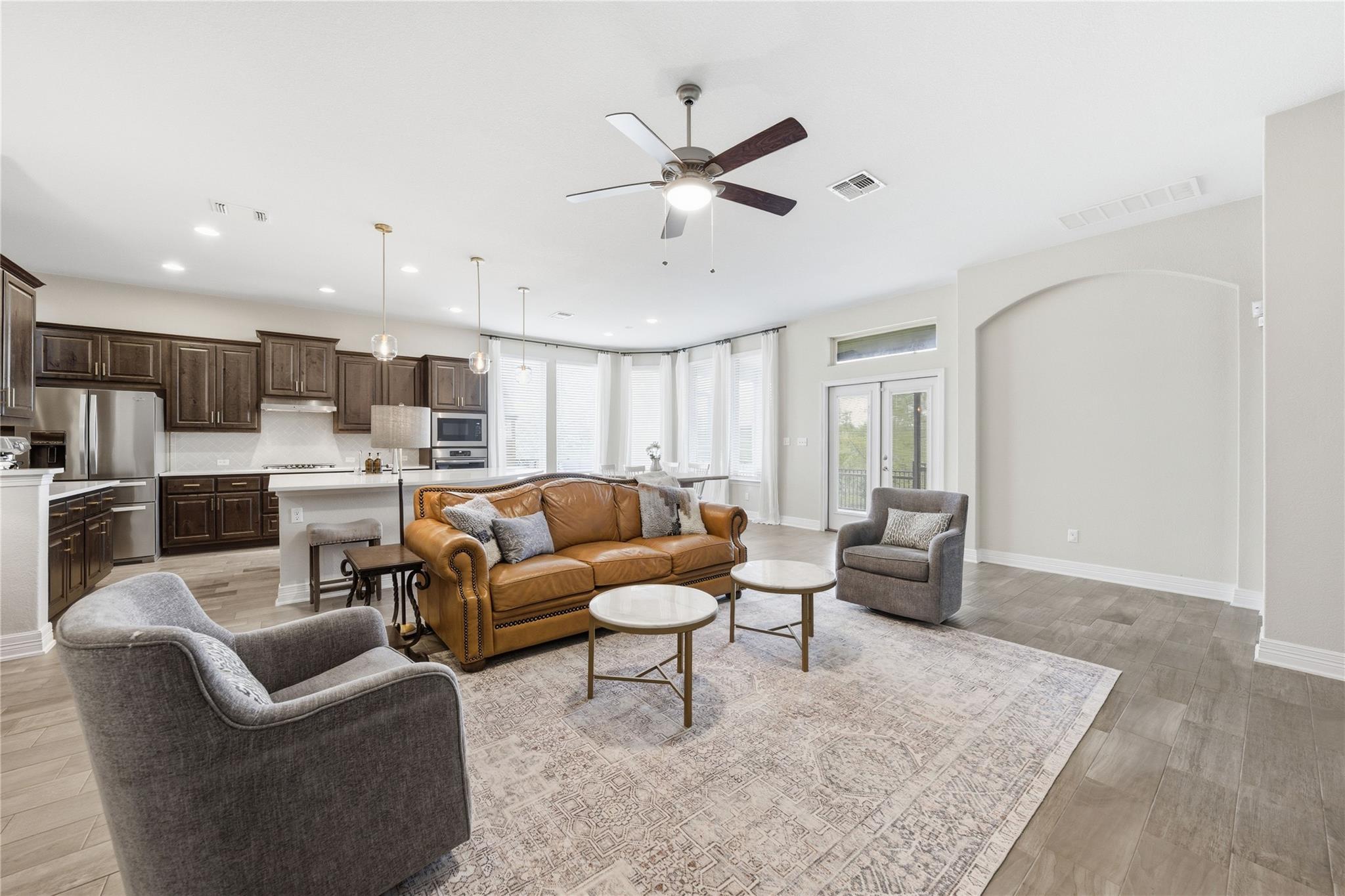 183 Lacy Oak Dr, Buda, TX 78610