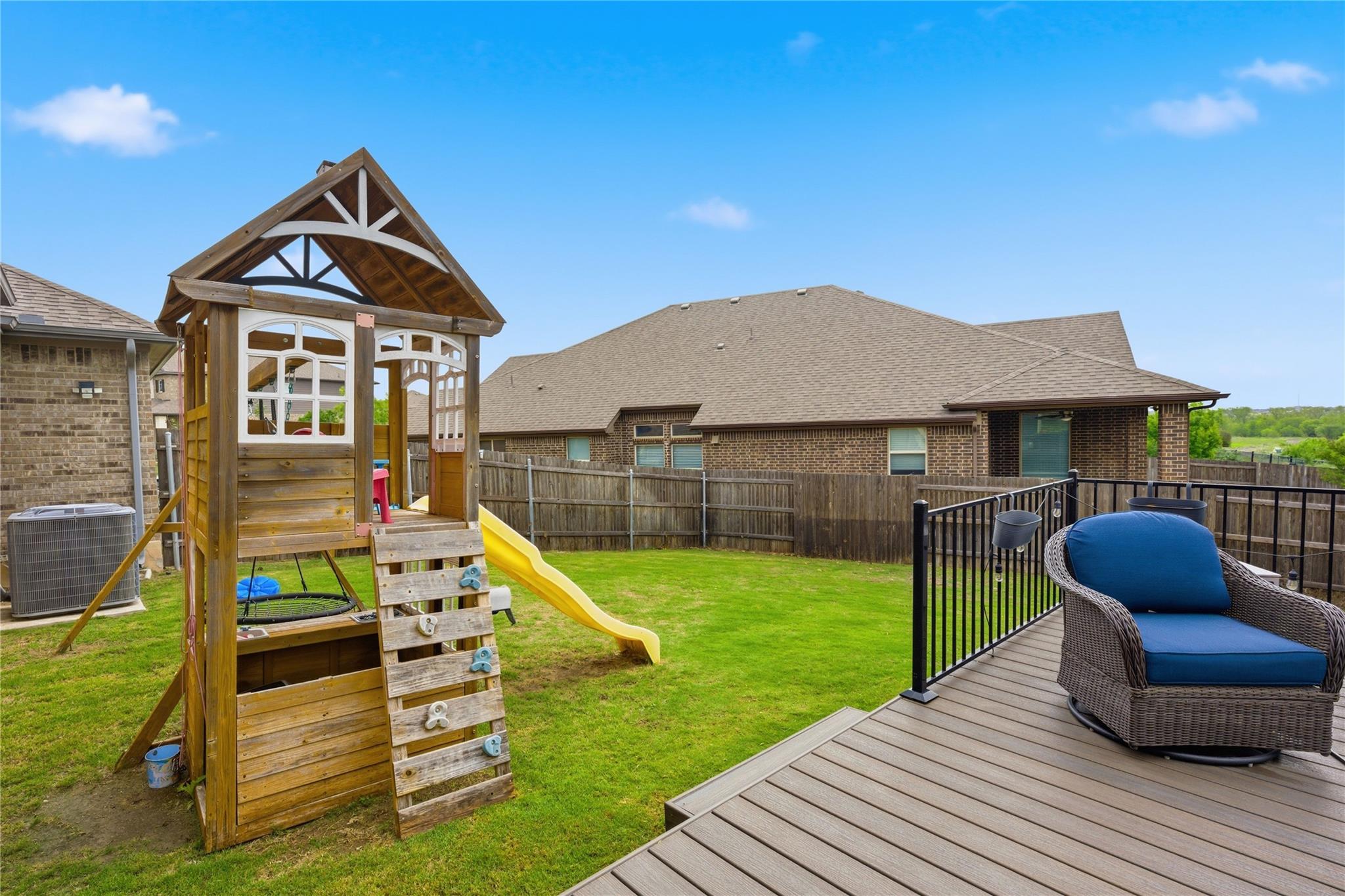 183 Lacy Oak Dr, Buda, TX 78610