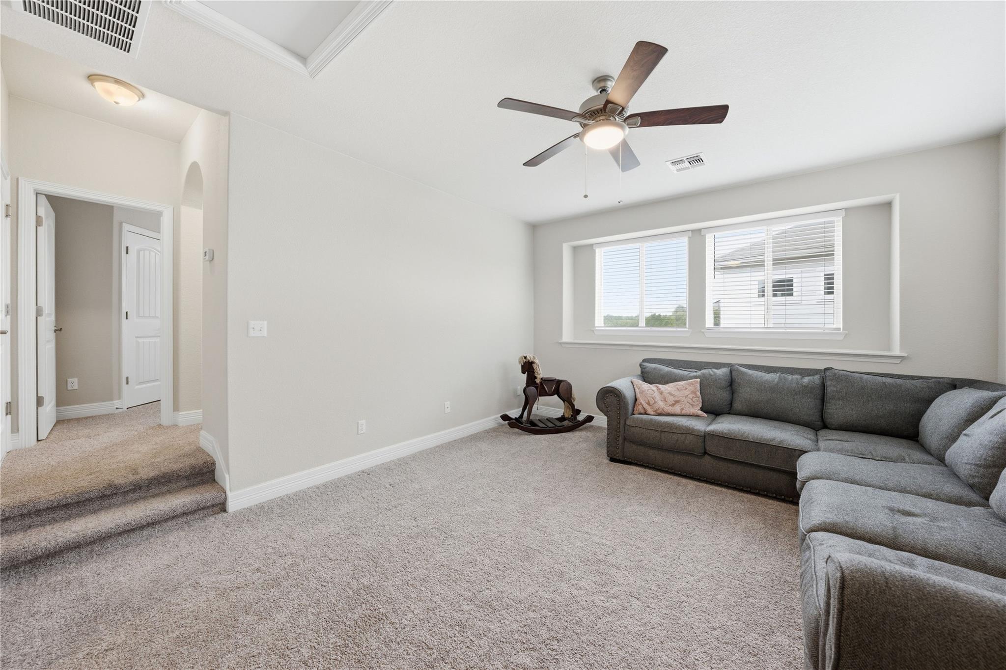 183 Lacy Oak Dr, Buda, TX 78610