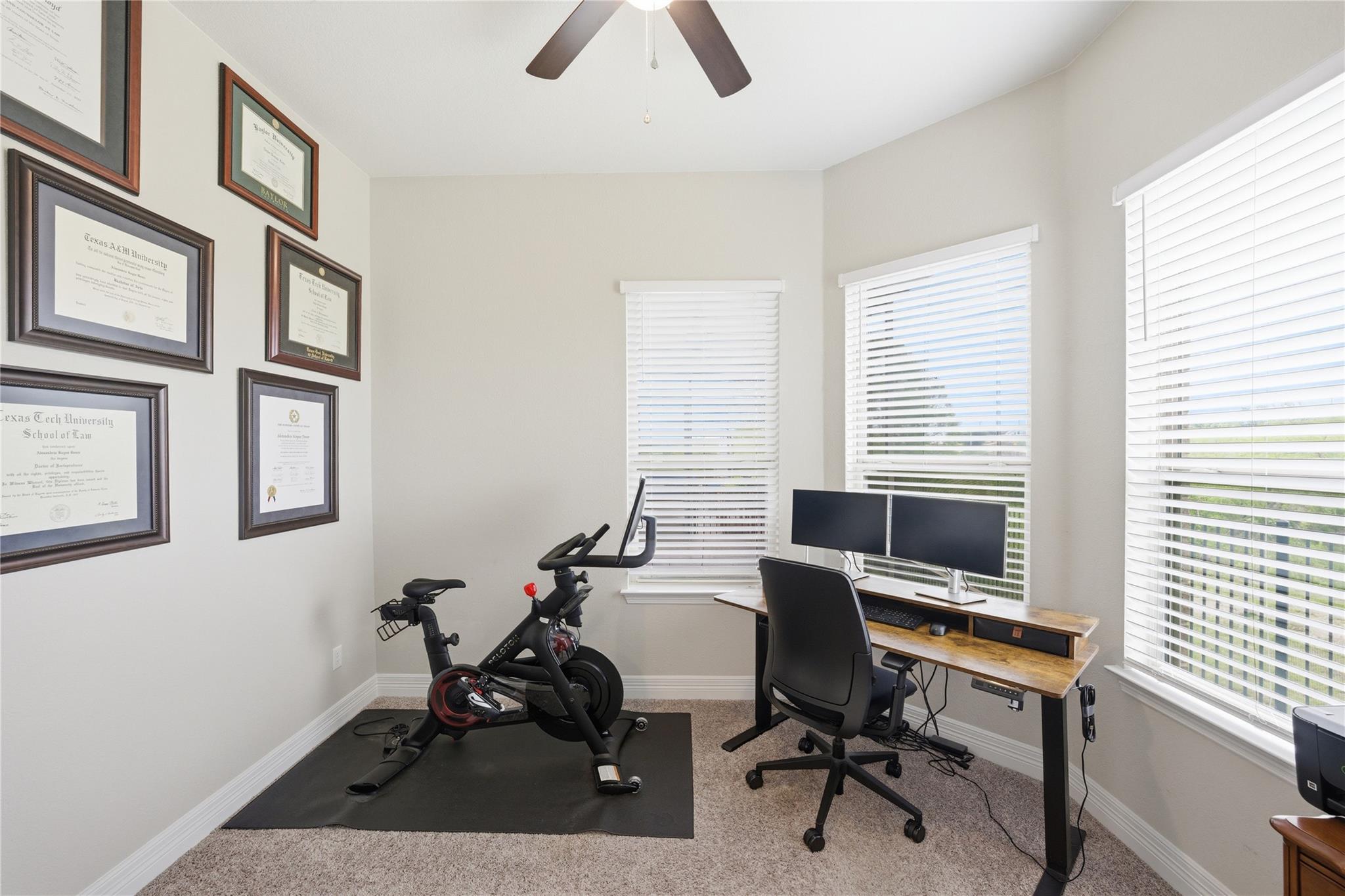 183 Lacy Oak Dr, Buda, TX 78610