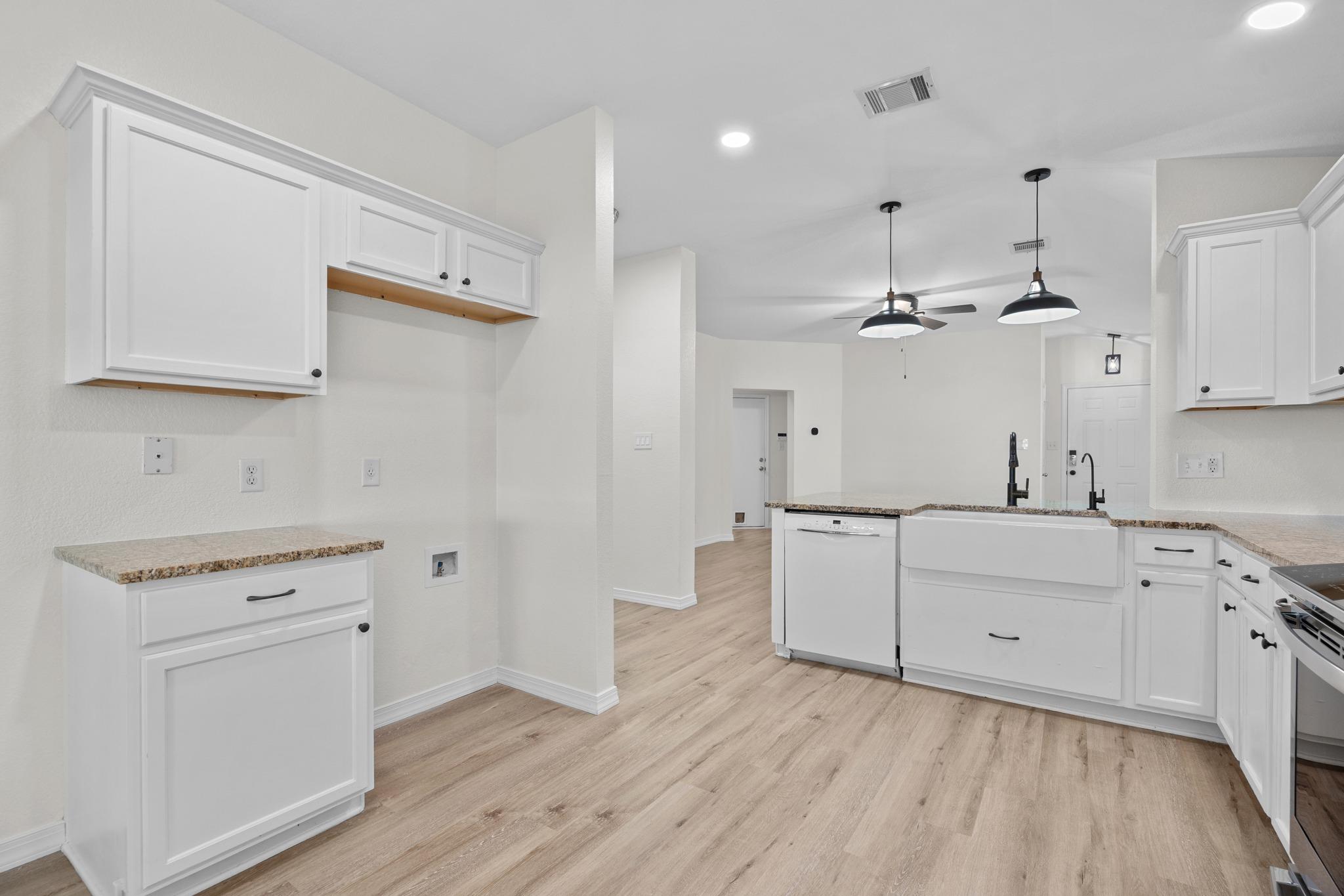 2418 Socorro Bnd, Leander, TX 78641