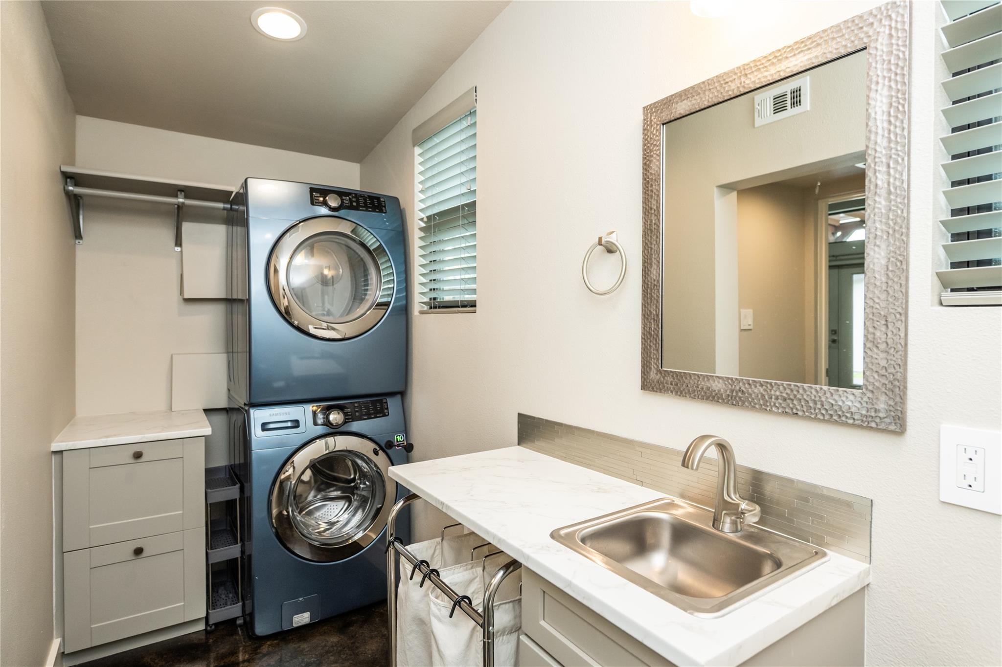 2103 Kinney Ave, Austin, TX 78704